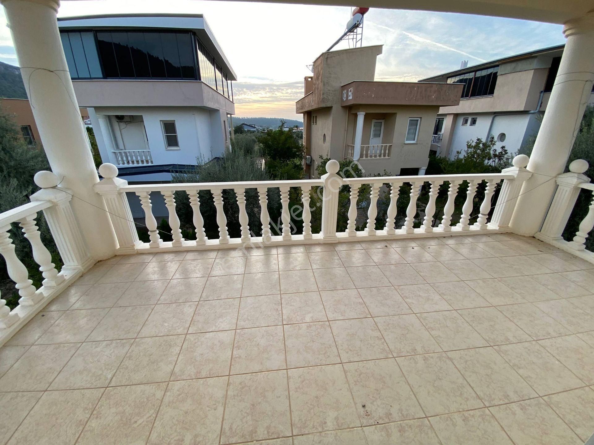 Didim Akbük Merkezde Havuzlu Sitede Tam Müstakil Villa - Görsel 19