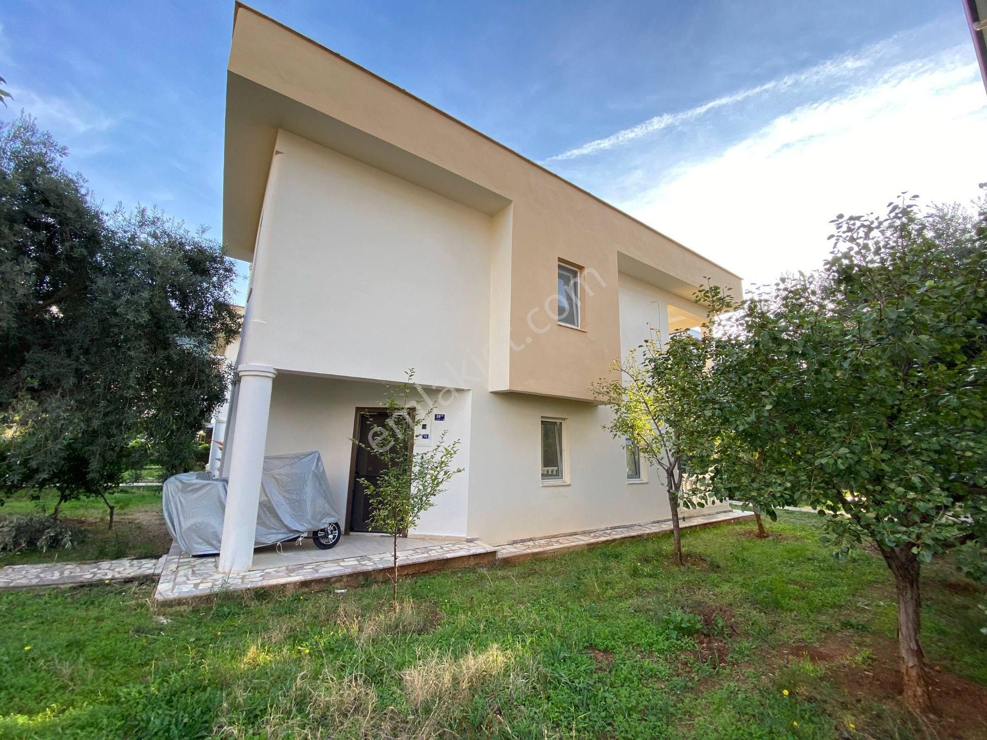 Didim Akbük Merkezde Havuzlu Sitede Tam Müstakil Villa - Görsel 3