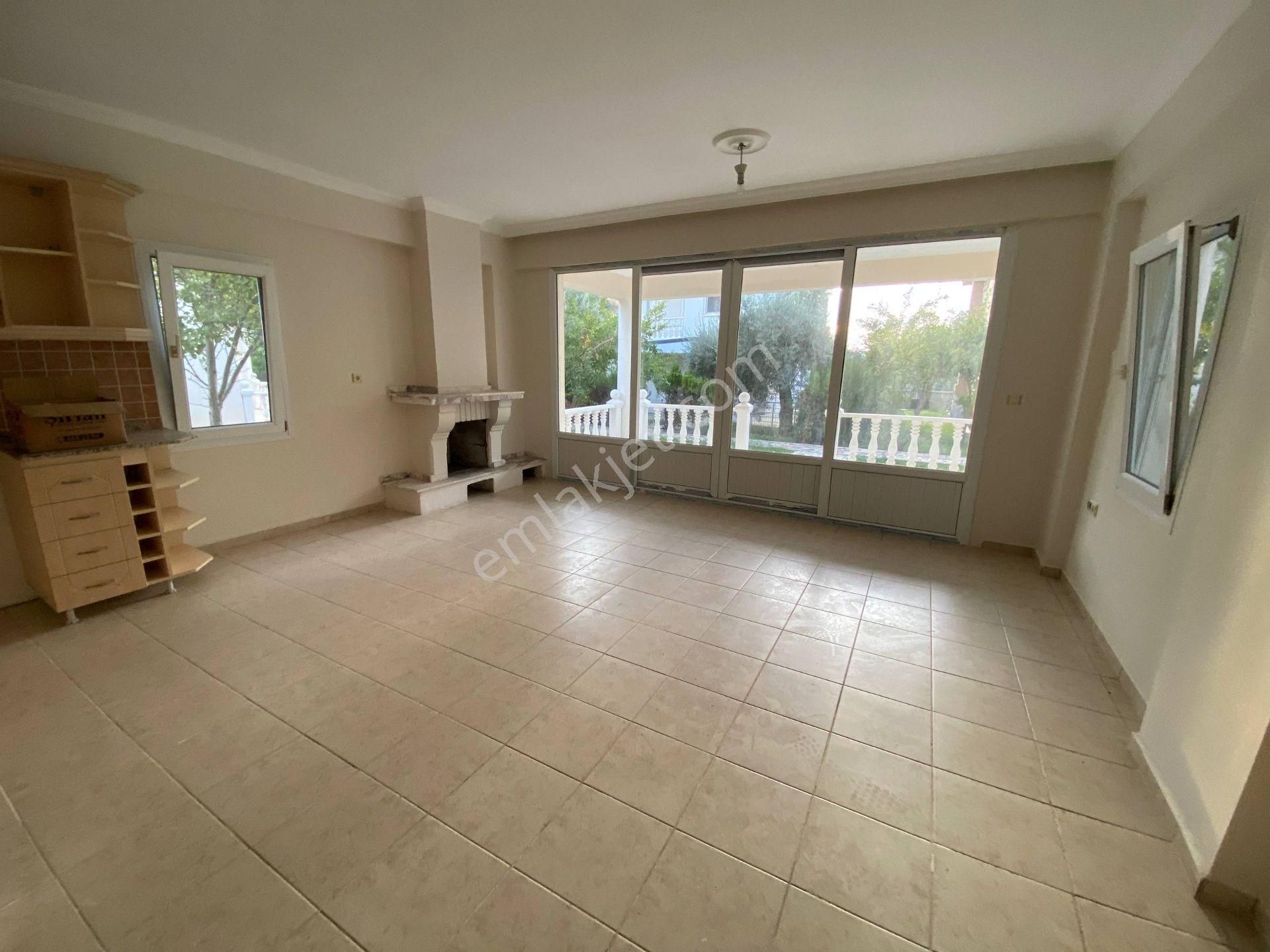 Didim Akbük Merkezde Havuzlu Sitede Tam Müstakil Villa - Görsel 10