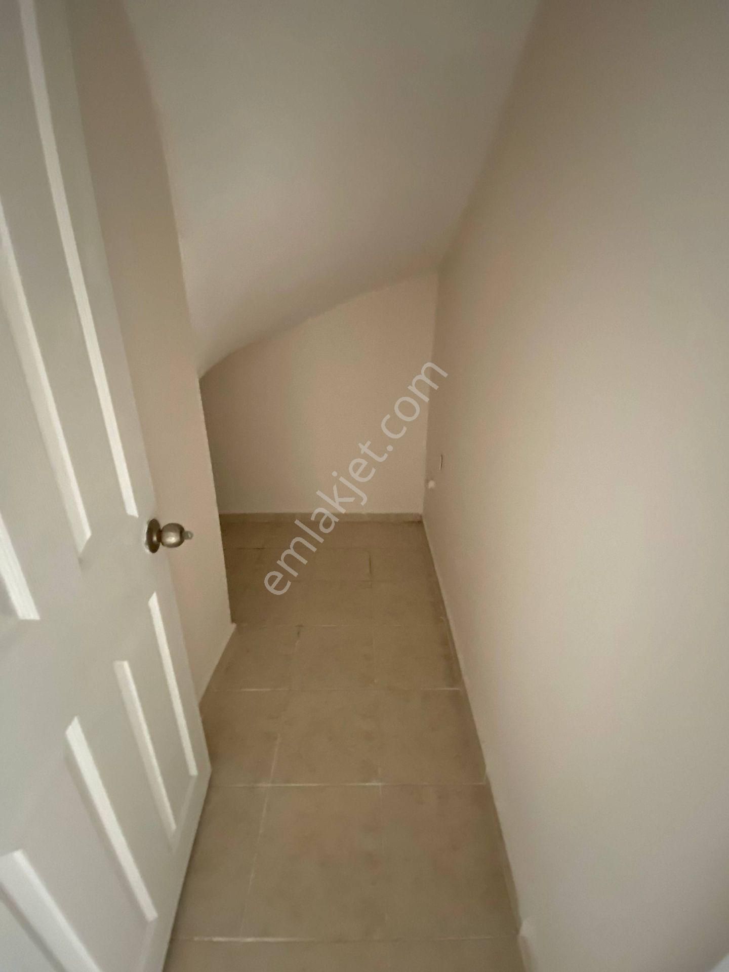 Didim Akbük Merkezde Havuzlu Sitede Tam Müstakil Villa - Görsel 16