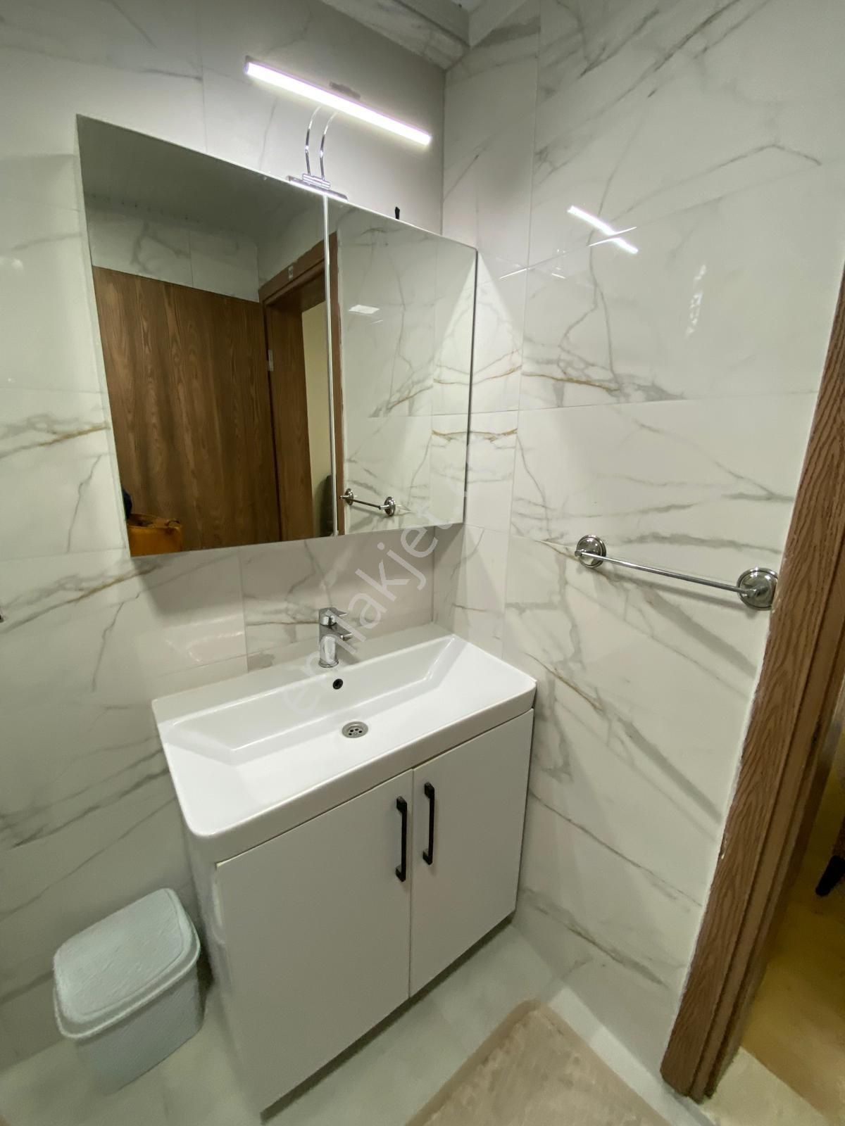 Fethiye Merkezde Bahçeli,eşyalı,kapalı Mutfak 2+1 Kiralık Yüksek Giriş - Görsel 24