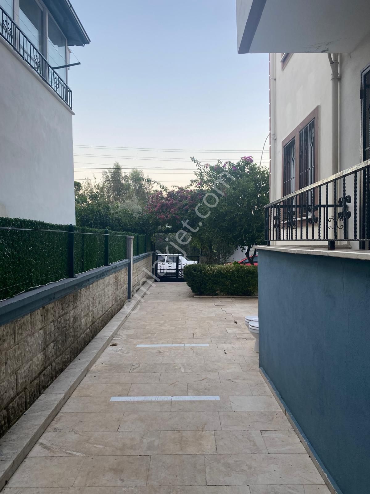 Fethiye Merkezde Bahçeli,eşyalı,kapalı Mutfak 2+1 Kiralık Yüksek Giriş - Görsel 5