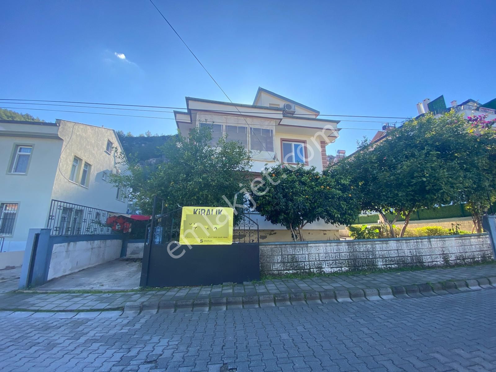 Fethiye Merkezde Bahçeli,eşyalı,kapalı Mutfak 2+1 Kiralık Yüksek Giriş