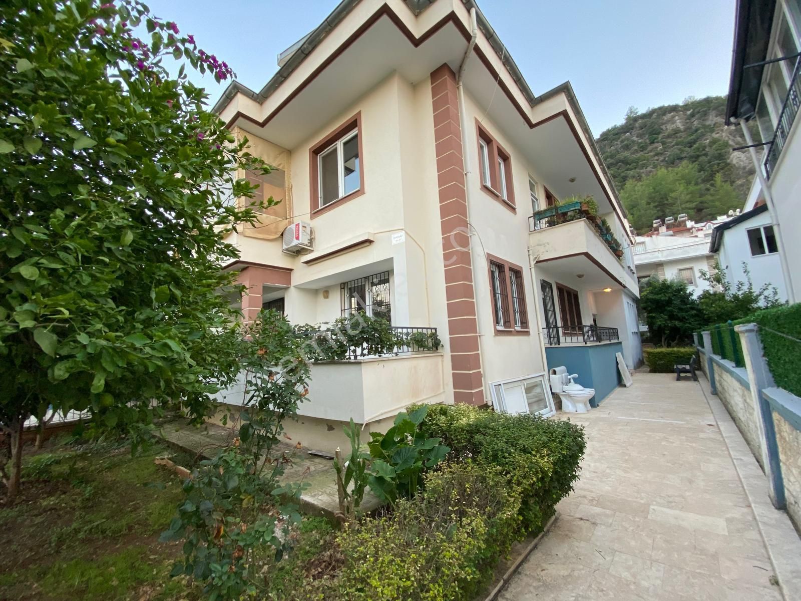 Fethiye Merkezde Bahçeli,eşyalı,kapalı Mutfak 2+1 Kiralık Yüksek Giriş - Görsel 2