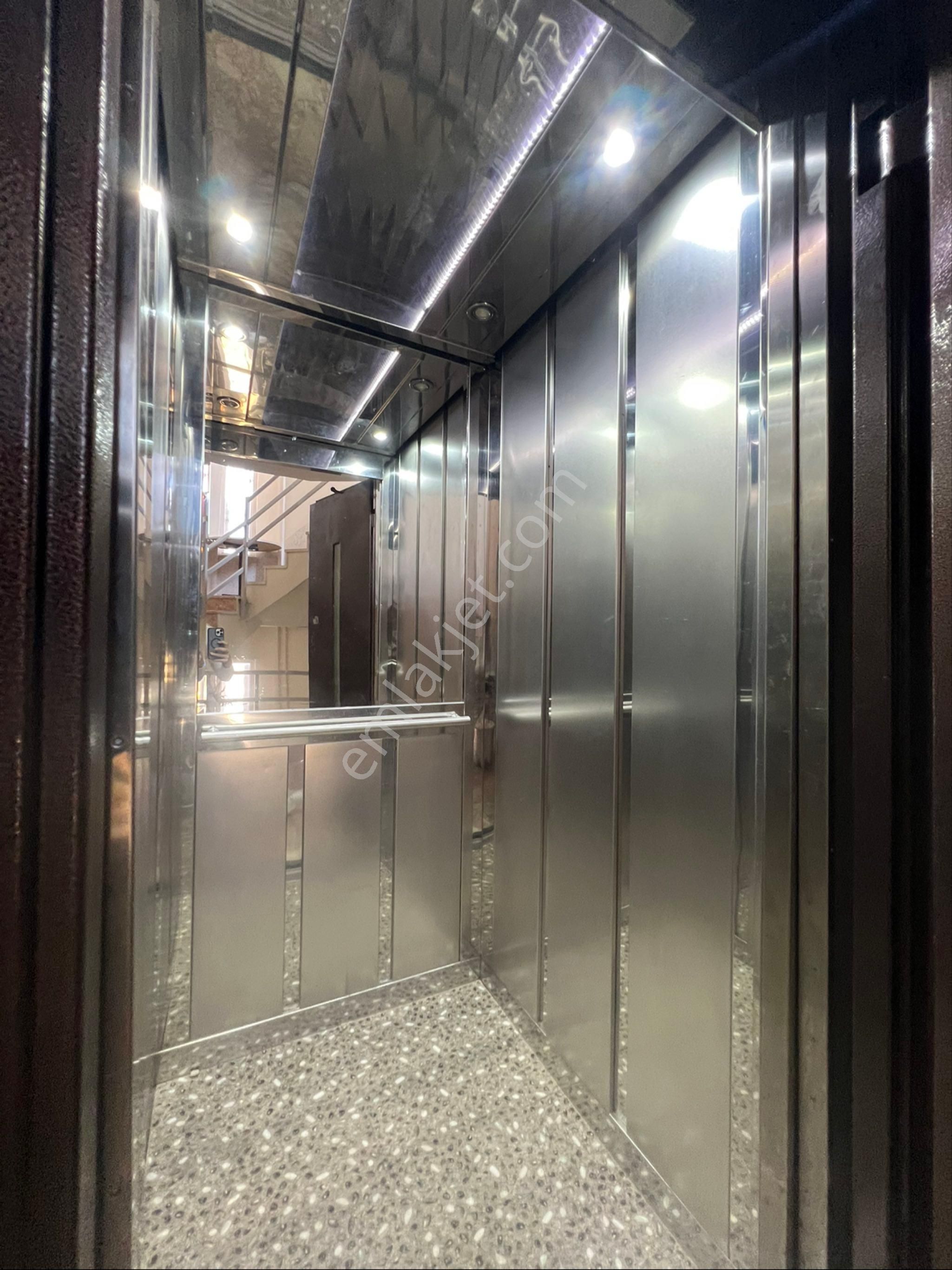 Liman Mahallesi Mimoza Sitesinde Satılık 3+1 Eşyalı Lüks Daire - Görsel 31