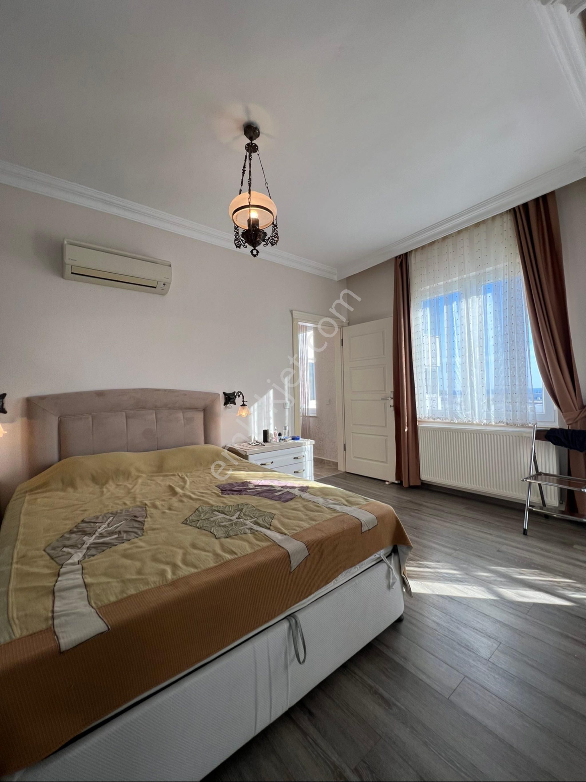 Liman Mahallesi Mimoza Sitesinde Satılık 3+1 Eşyalı Lüks Daire - Görsel 8