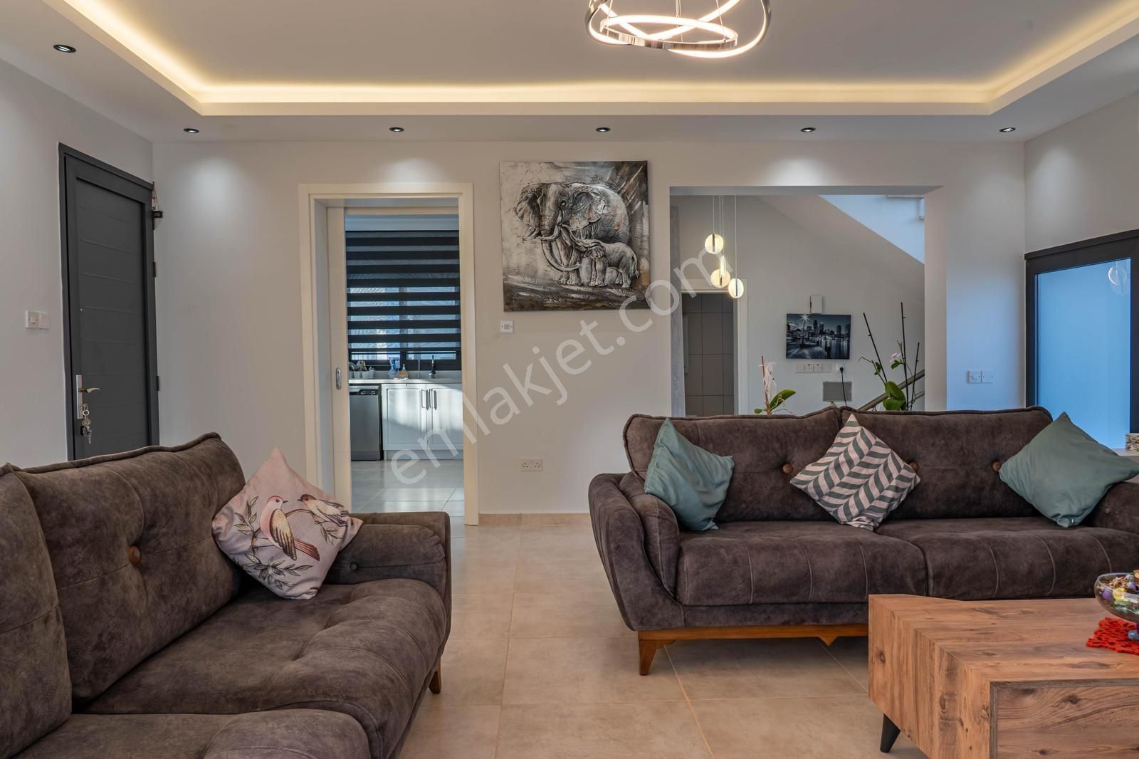 Girne Boğaz Bölgesinde 3+1 Bağımsız Villa - Site İçerisinde - Full Eşyalı - Türk Koçanlı £330.000 - Görsel 5