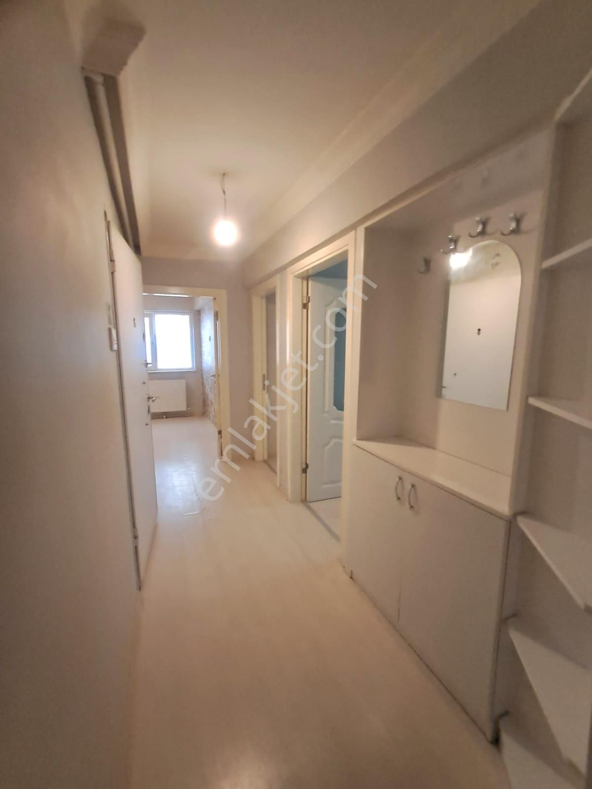 Beştepede Kot 1 De Altında Daire Var 2+1 Kiralık Daire - Görsel 3