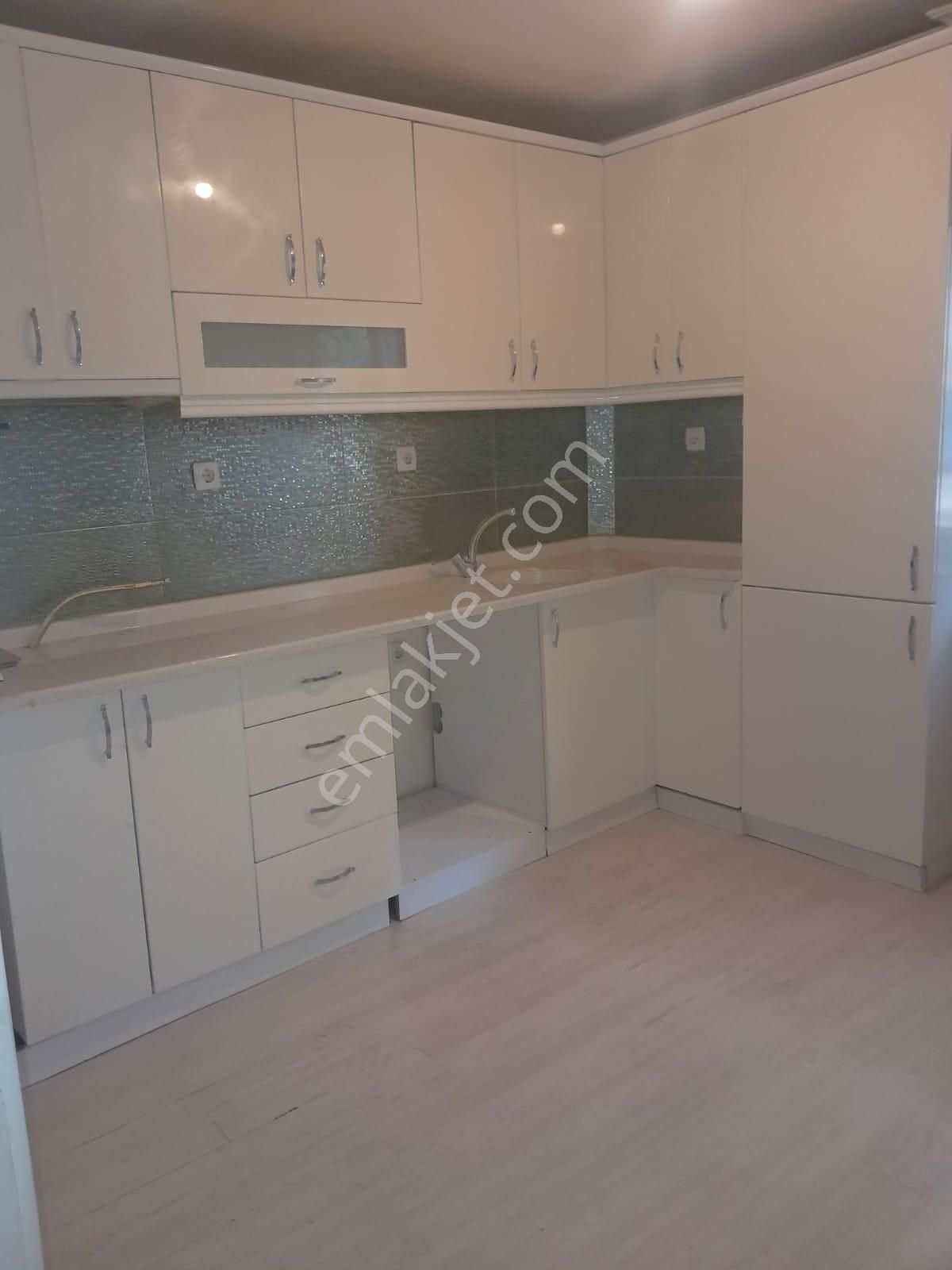 Beştepede Kot 1 De Altında Daire Var 2+1 Kiralık Daire - Görsel 8