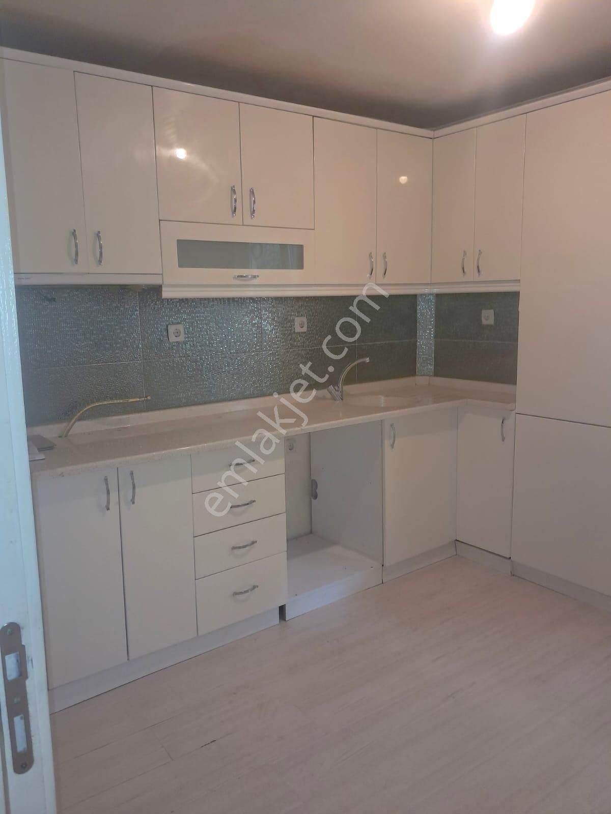 Beştepede Kot 1 De Altında Daire Var 2+1 Kiralık Daire - Görsel 7