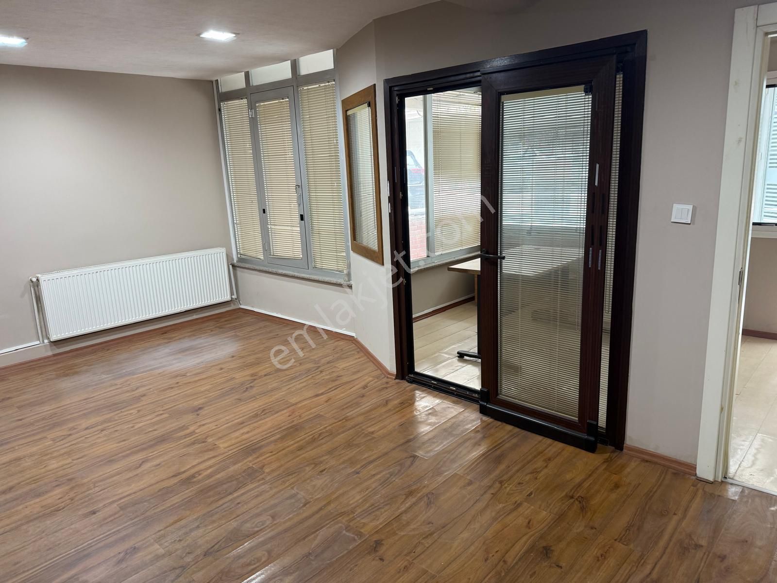 E-5 Karayoluna 30 Metre Mesafede Çift Katlı 430 M2 (kat Tapulu) - Görsel 2