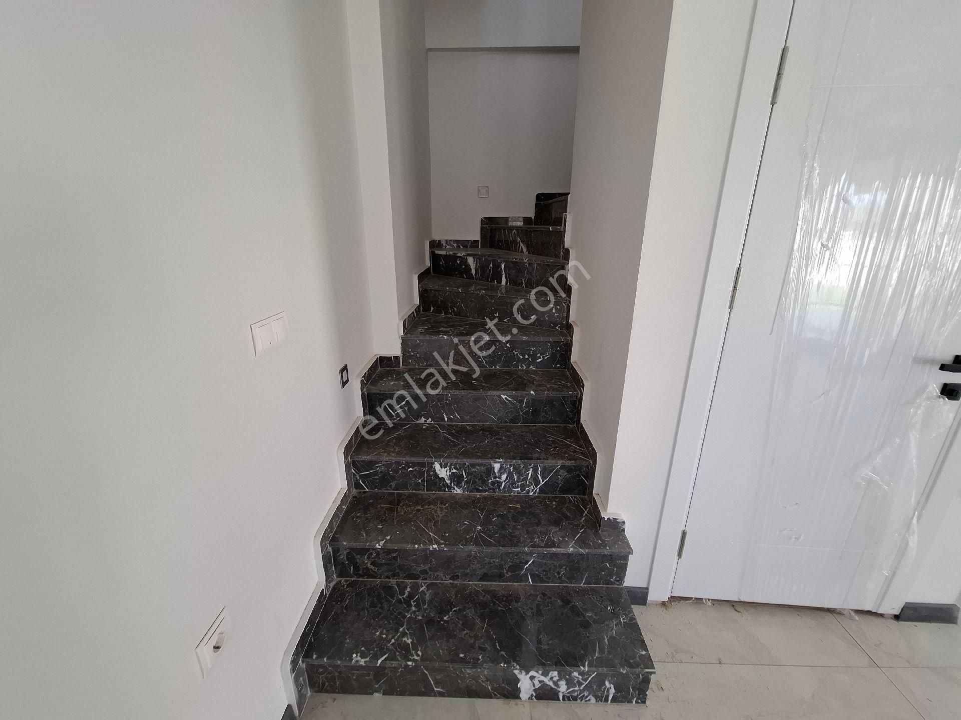 Rw Akar'dan Akarca'da Havuzlu Sitede Müstakil 3+1 Villa - Görsel 22