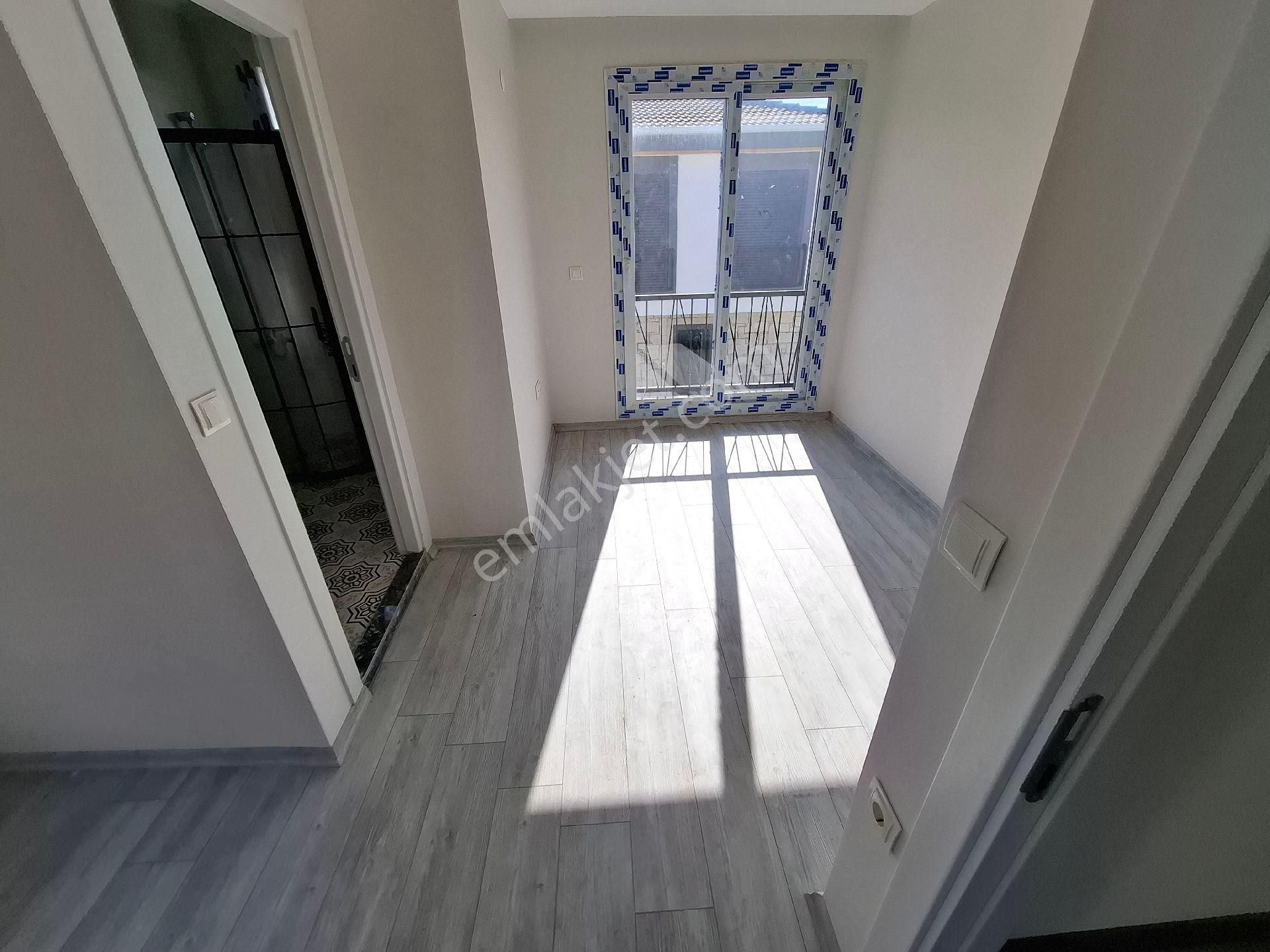 Rw Akar'dan Akarca'da Havuzlu Sitede Müstakil 3+1 Villa - Görsel 11