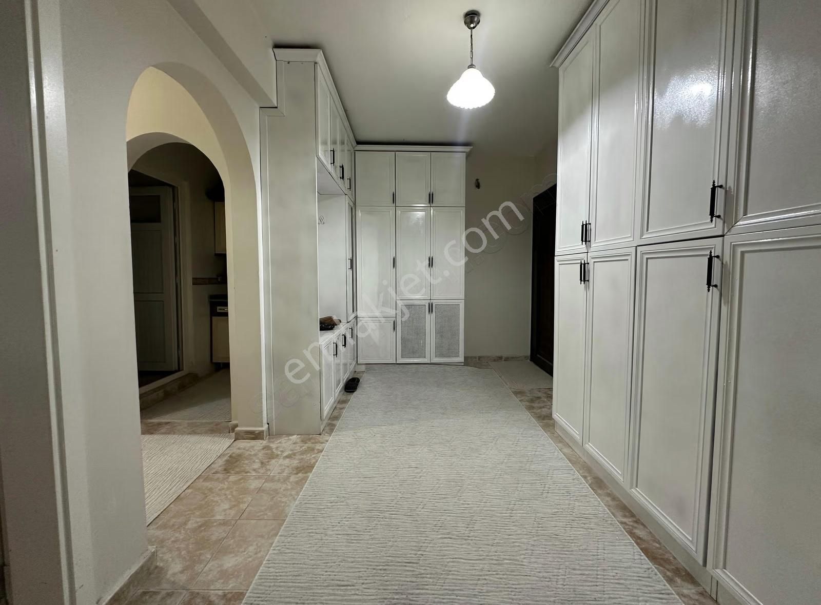 Selçukbey'de Site İçi Geniş Balkonlu 3+1 Satılık Daire