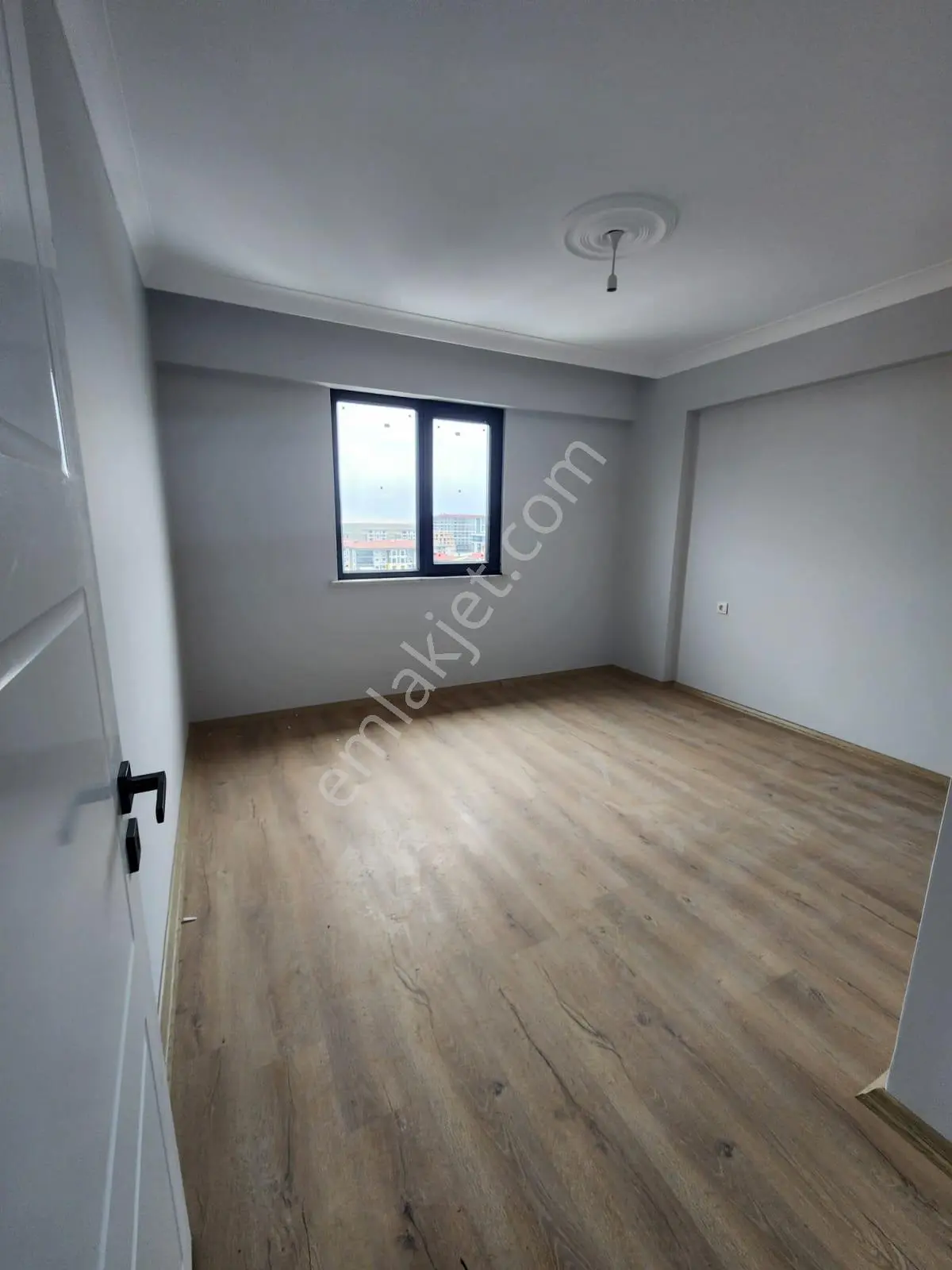 Edirne Merkez Şükrü Paşada 2+1 Satılık Daire