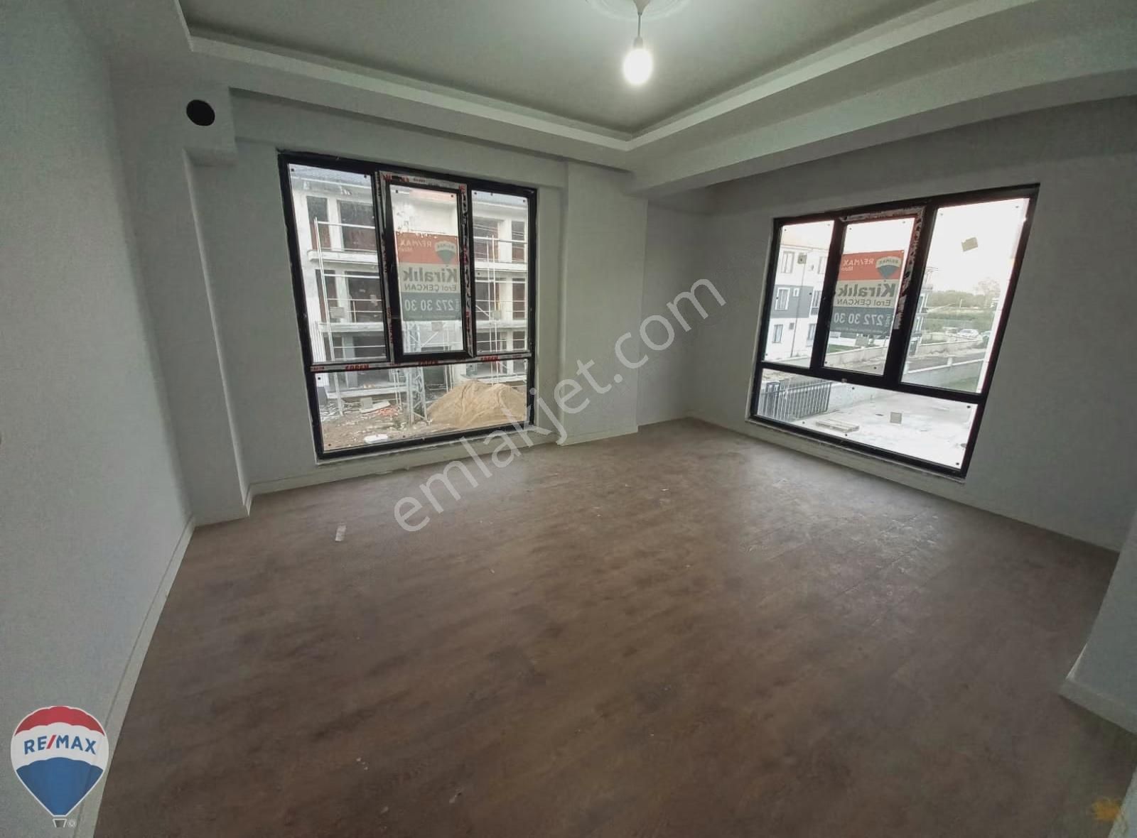 Remax Mavi Erol Çekcan Dan Arifiyede 3+1 Kiralık Sıfır Daire - Görsel 8