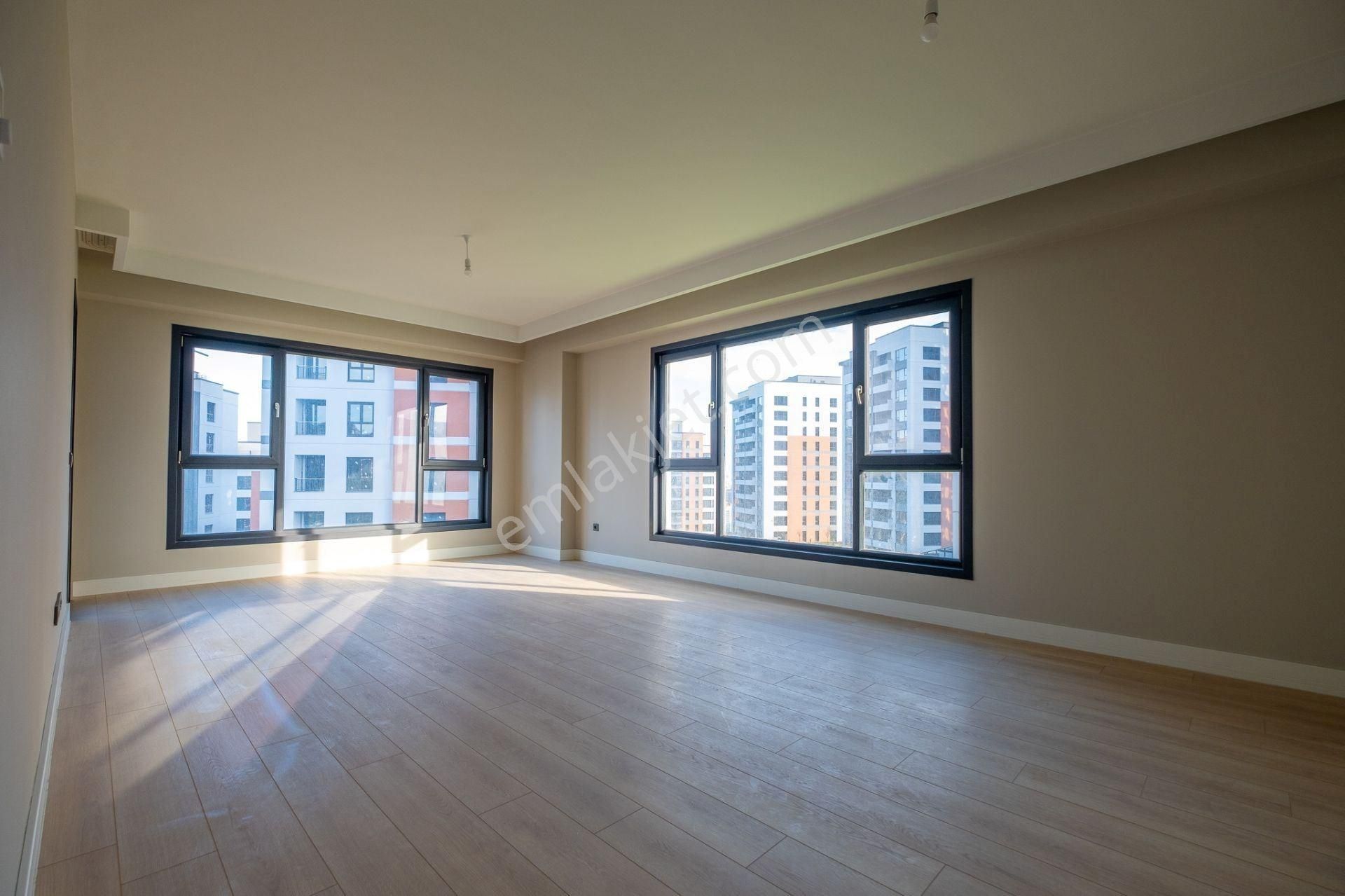 Site İçerisinde Lüks Satılık 4+1 Daire