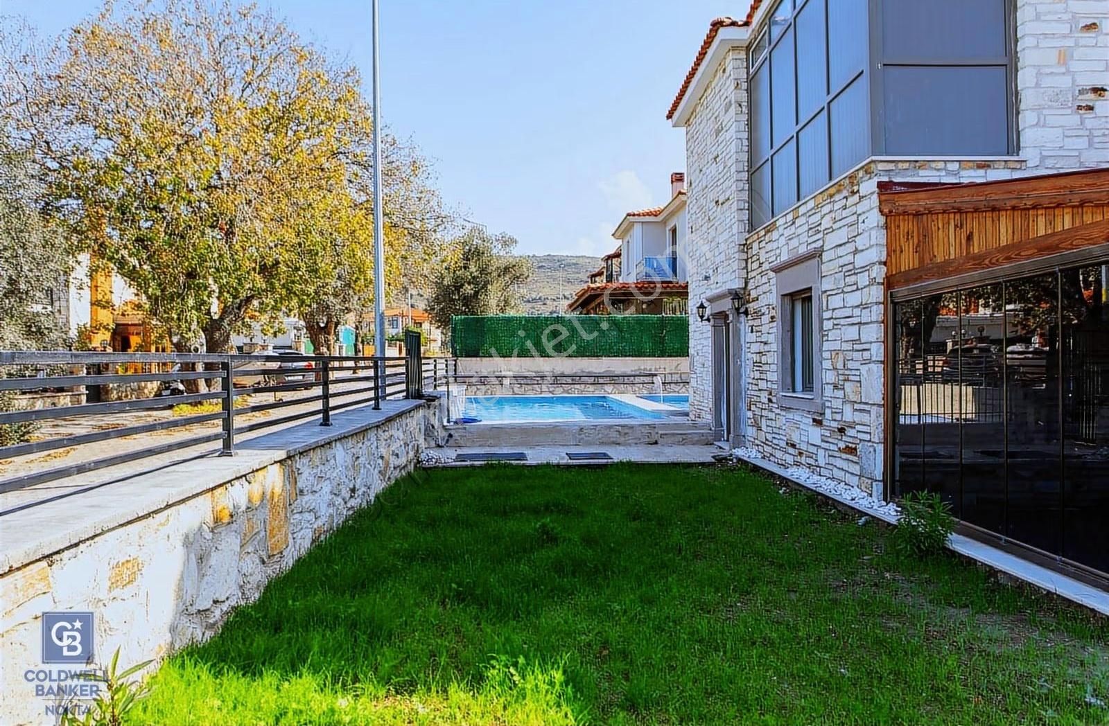 Foça Atatürk Mah. Satılık Müstakil Bahçeli 2+1 Dubleks Villa - Görsel 8