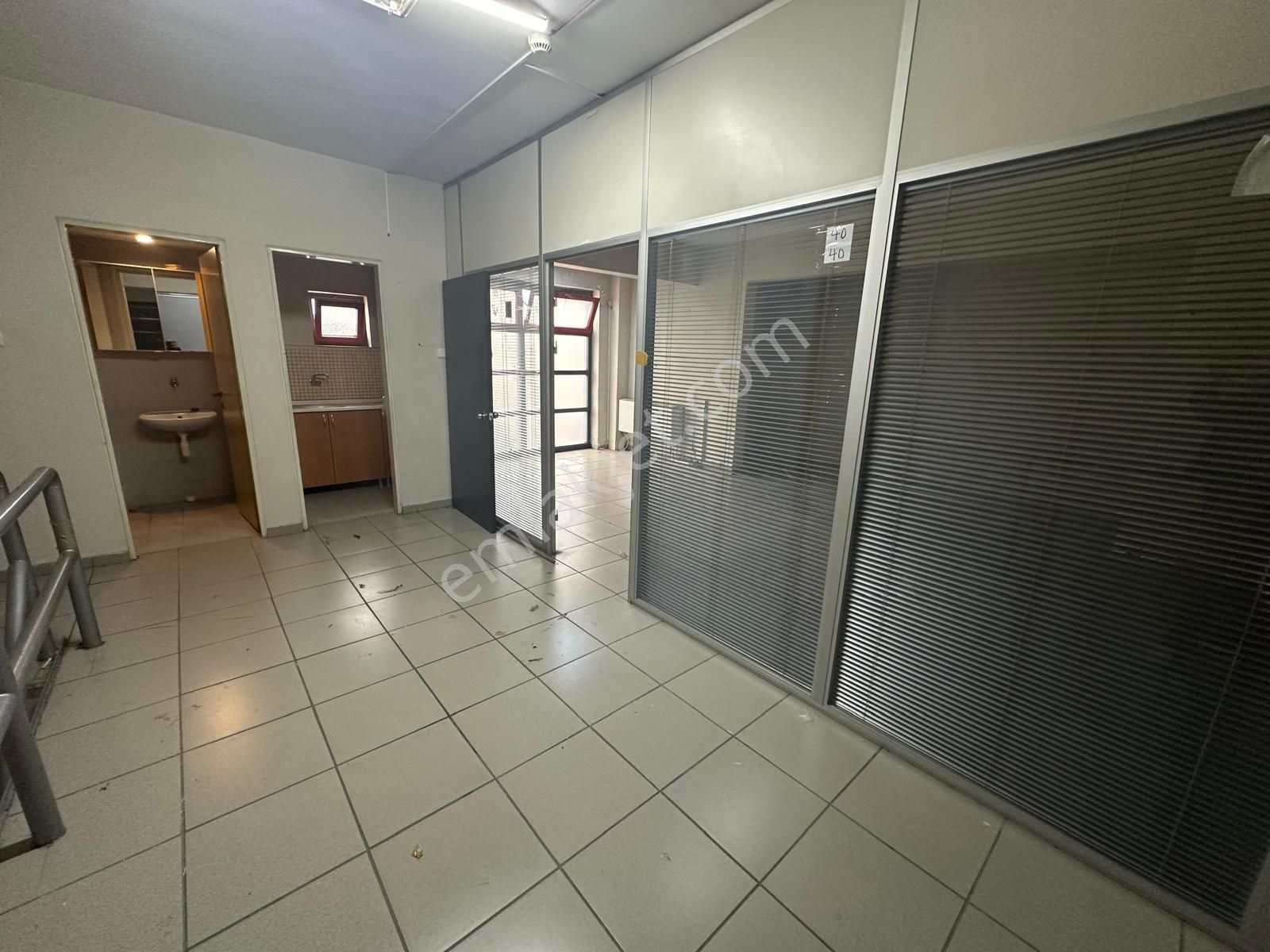 Em-of Emlak'tan Bölmeli Yapılı 156 M2 Köşe İş Yeri - Görsel 7