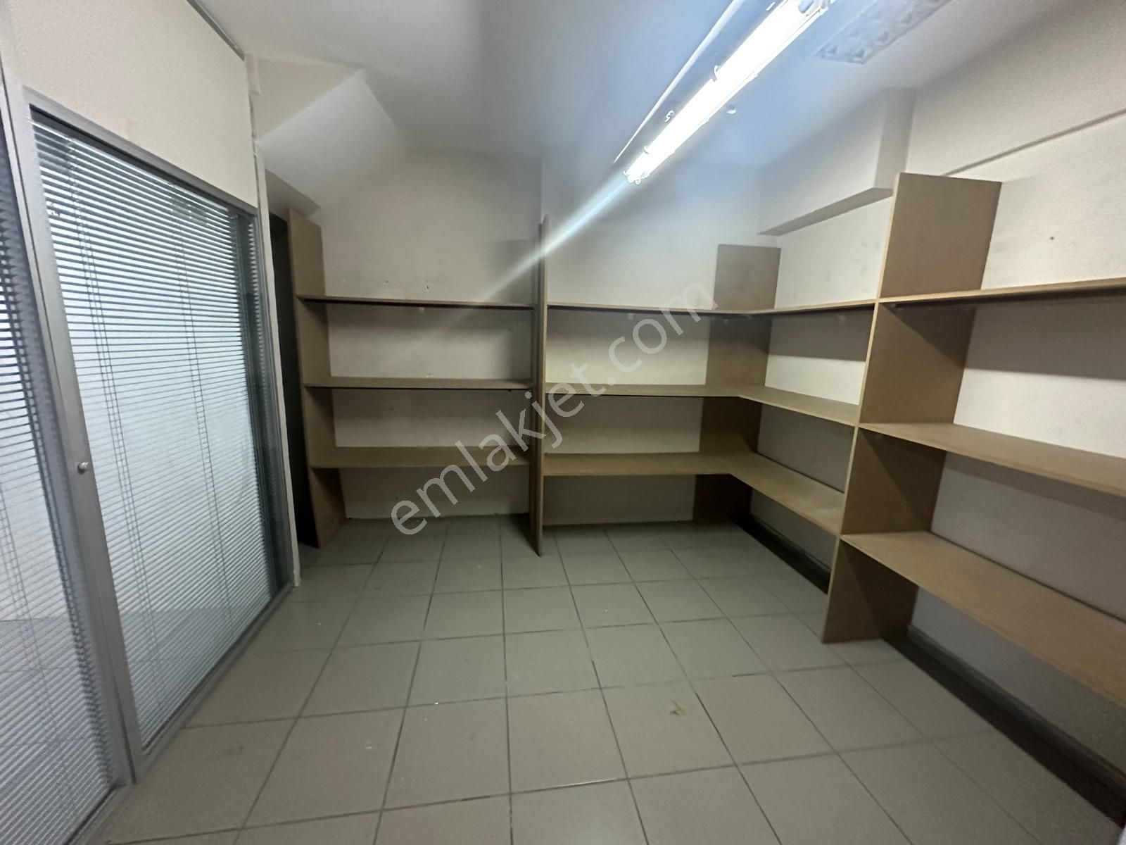 Em-of Emlak'tan Bölmeli Yapılı 156 M2 Köşe İş Yeri - Görsel 12