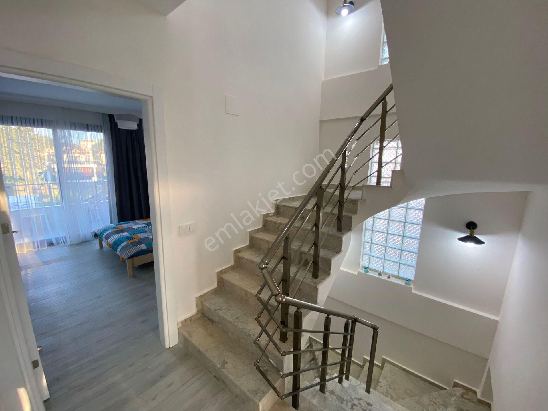 Goldhouse Dan Satılık Çiftlik Mahallesi Nde Site İçinde 4+1 Villa - Görsel 8