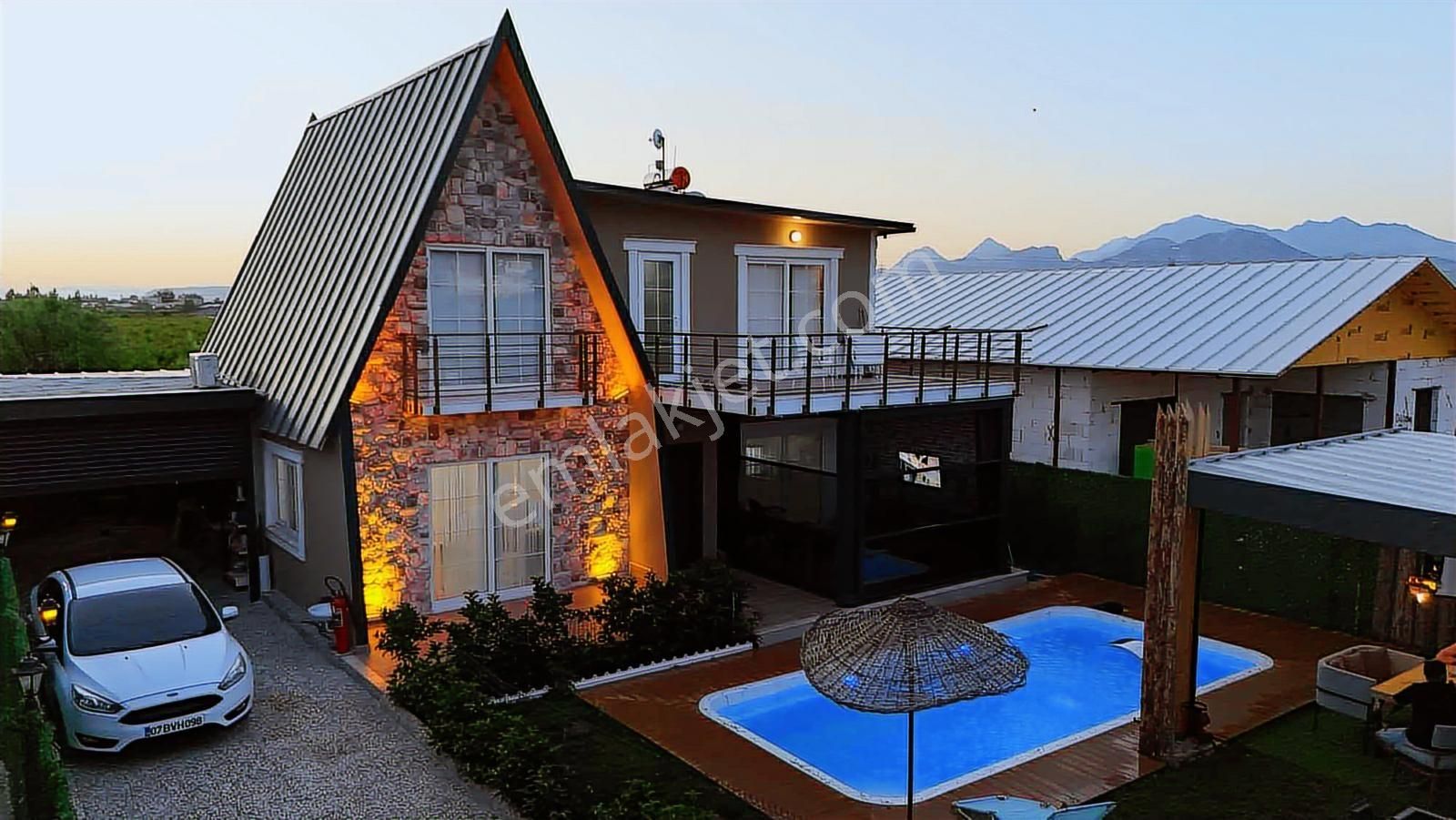 Merkez Mahallesi'nde Müstakil Villa