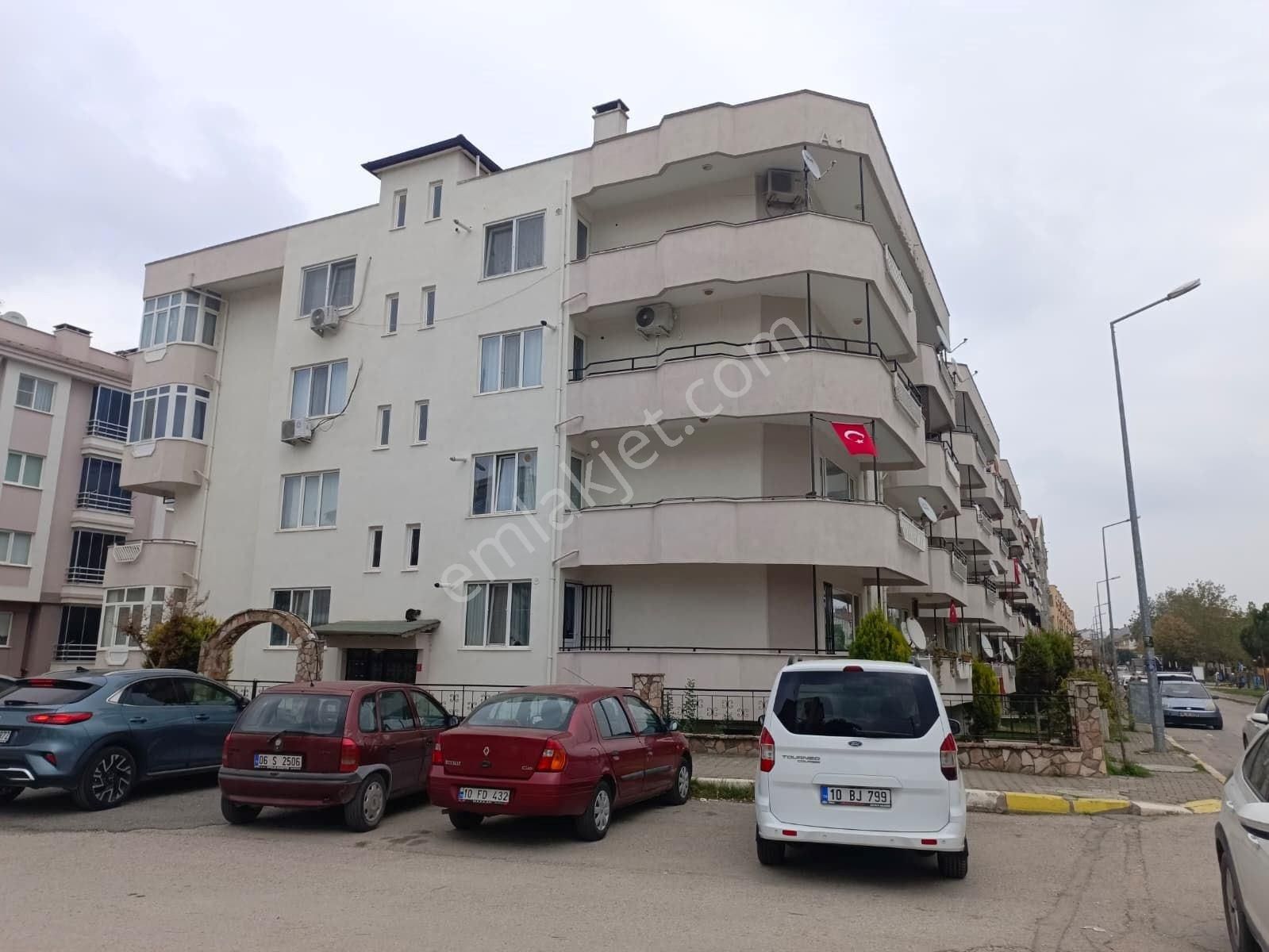 Bahçelievler Asuva Park Karşısı 3+1 Satılık Arakat Daire - Görsel 2