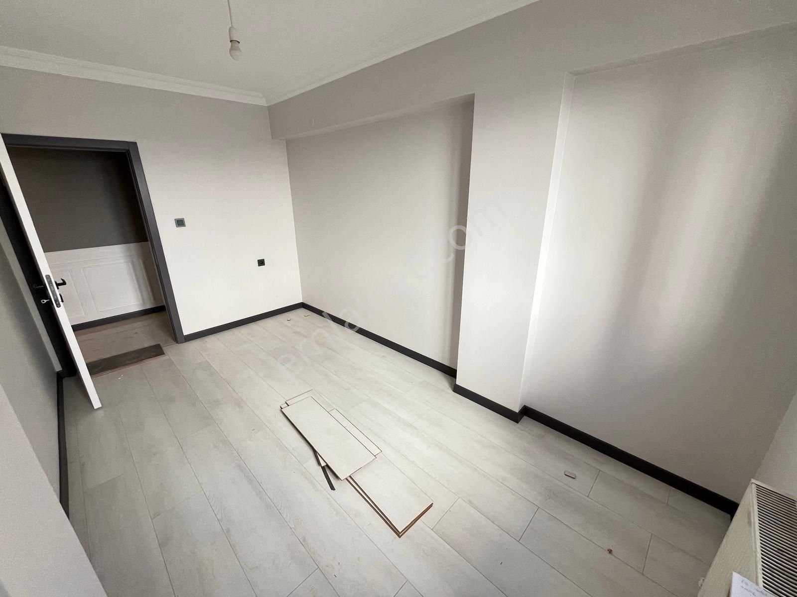 H.gazi Başak Mah Yonca Yakını Asansörlü 1.kat 3+1 Ultra Lüxk Yapılı Daire - Görsel 6