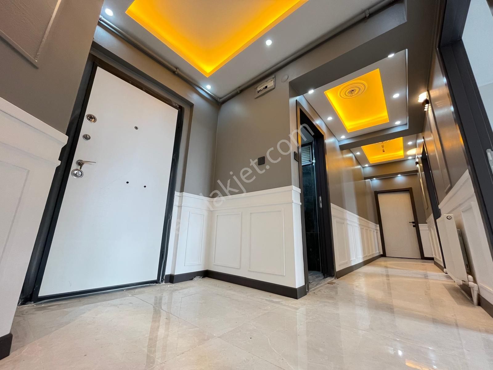 H.gazi Başak Mah Yonca Yakını Asansörlü 1.kat 3+1 Ultra Lüxk Yapılı Daire