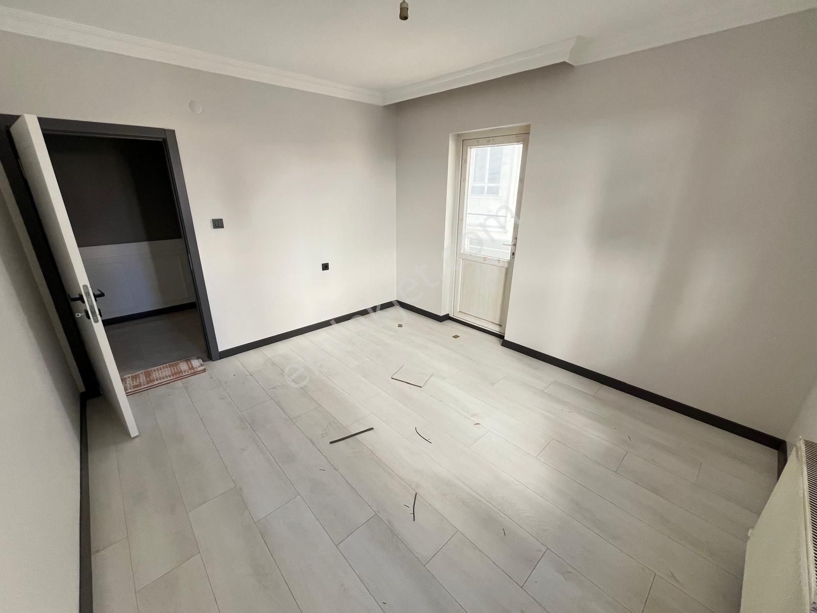 H.gazi Başak Mah Yonca Yakını Asansörlü 1.kat 3+1 Ultra Lüxk Yapılı Daire - Görsel 4