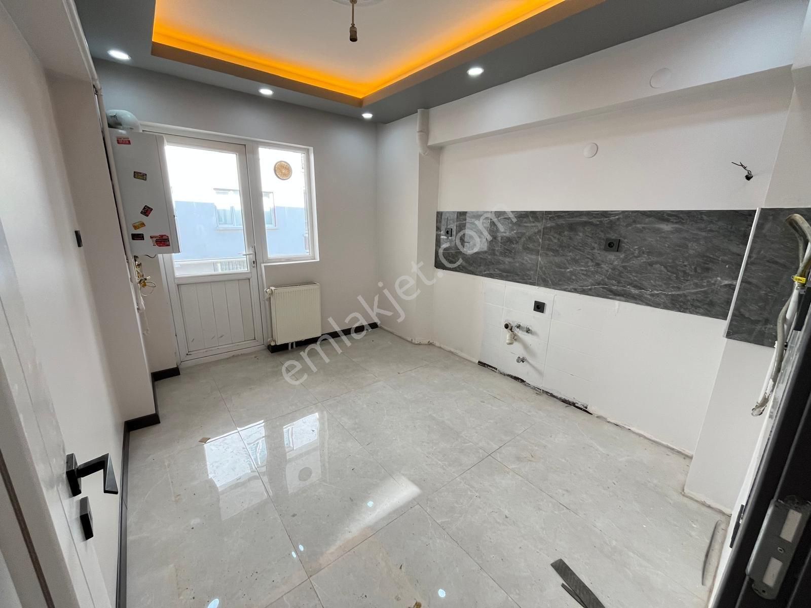 H.gazi Başak Mah Yonca Yakını Asansörlü 1.kat 3+1 Ultra Lüxk Yapılı Daire - Görsel 2