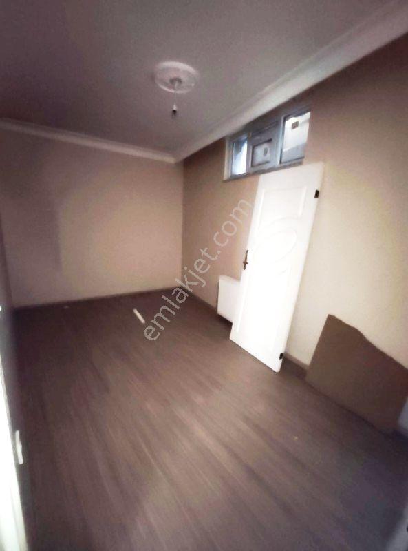 Eyüp Rami Yeni Mh. 2+1 / 80m2 / 10-15 Yıllık Bina / Bahçeli / Kredili / Kot 2 Daire - Görsel 14