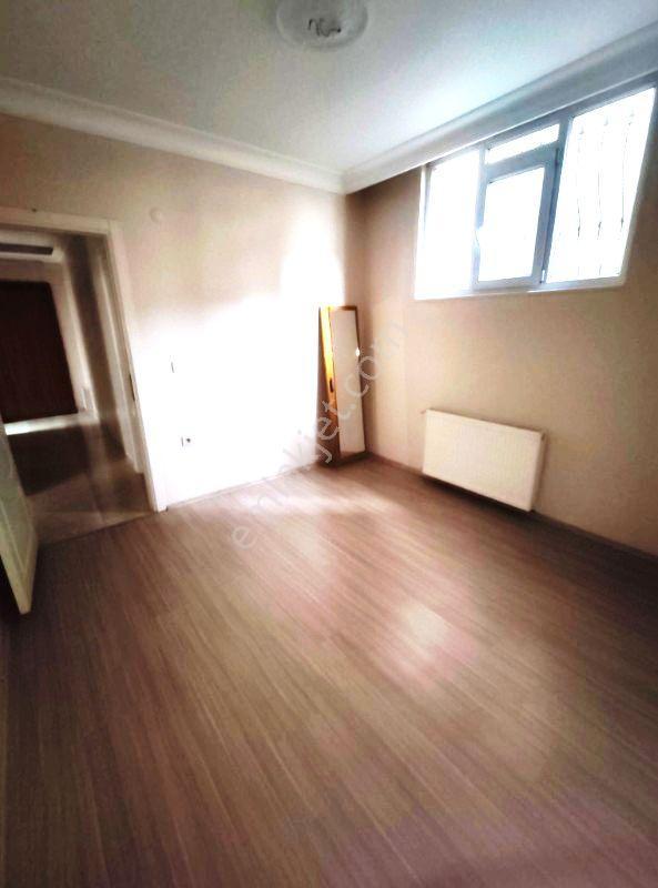 Eyüp Rami Yeni Mh. 2+1 / 80m2 / 10-15 Yıllık Bina / Bahçeli / Kredili / Kot 2 Daire - Görsel 10