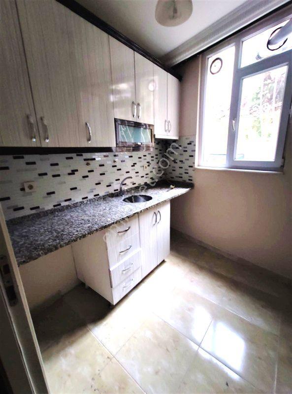 Eyüp Rami Yeni Mh. 2+1 / 80m2 / 10-15 Yıllık Bina / Bahçeli / Kredili / Kot 2 Daire - Görsel 17