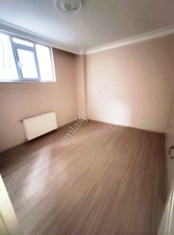 Eyüp Rami Yeni Mh. 2+1 / 80m2 / 10-15 Yıllık Bina / Bahçeli / Kredili / Kot 2 Daire - Görsel 9