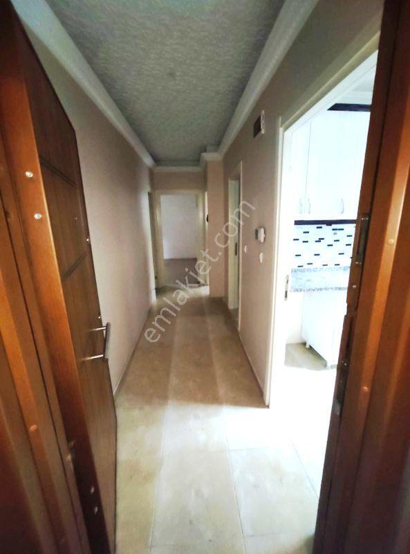 Eyüp Rami Yeni Mh. 2+1 / 80m2 / 10-15 Yıllık Bina / Bahçeli / Kredili / Kot 2 Daire - Görsel 24