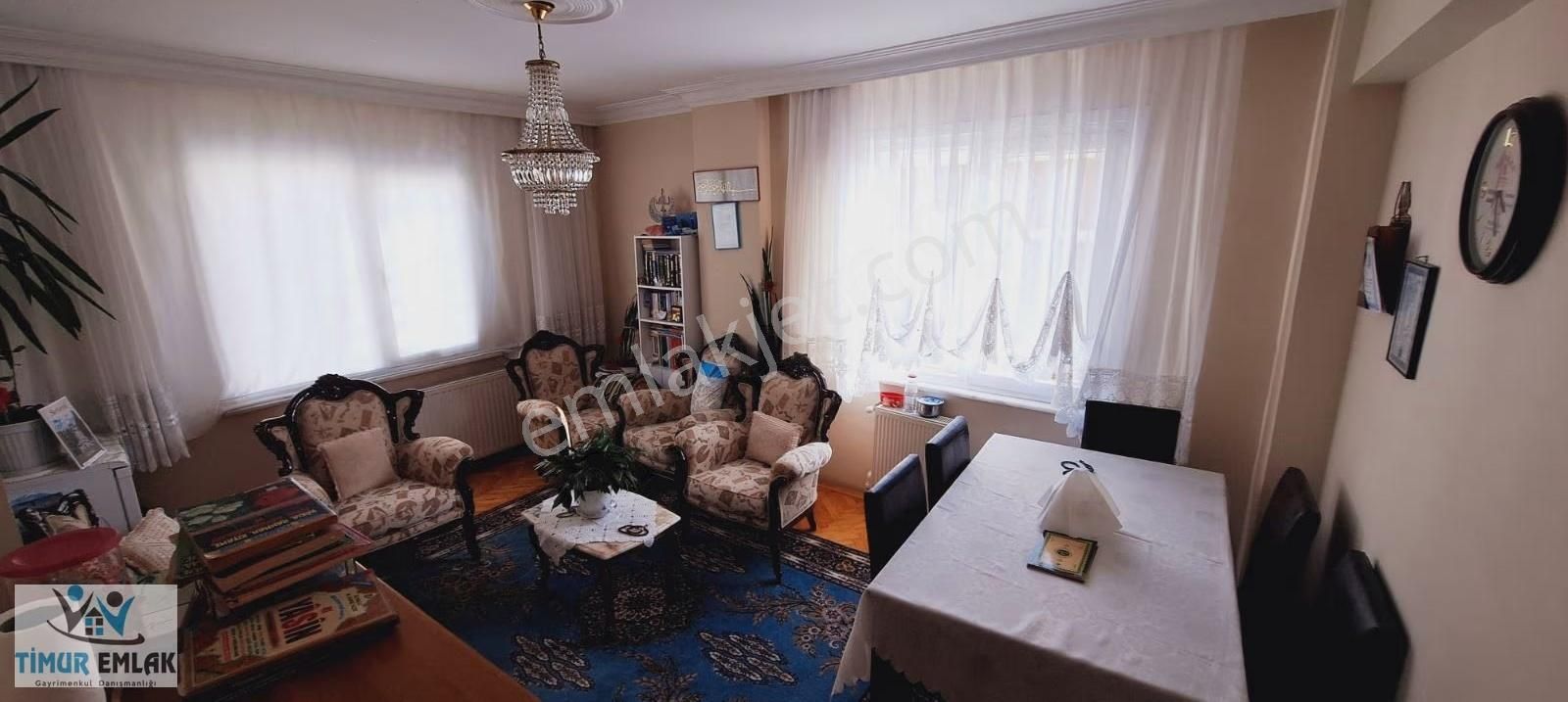 Avcılar Merkezi Konumda Satılık Dublek 3+2 Ve 2+1 Daire Tek Tapu