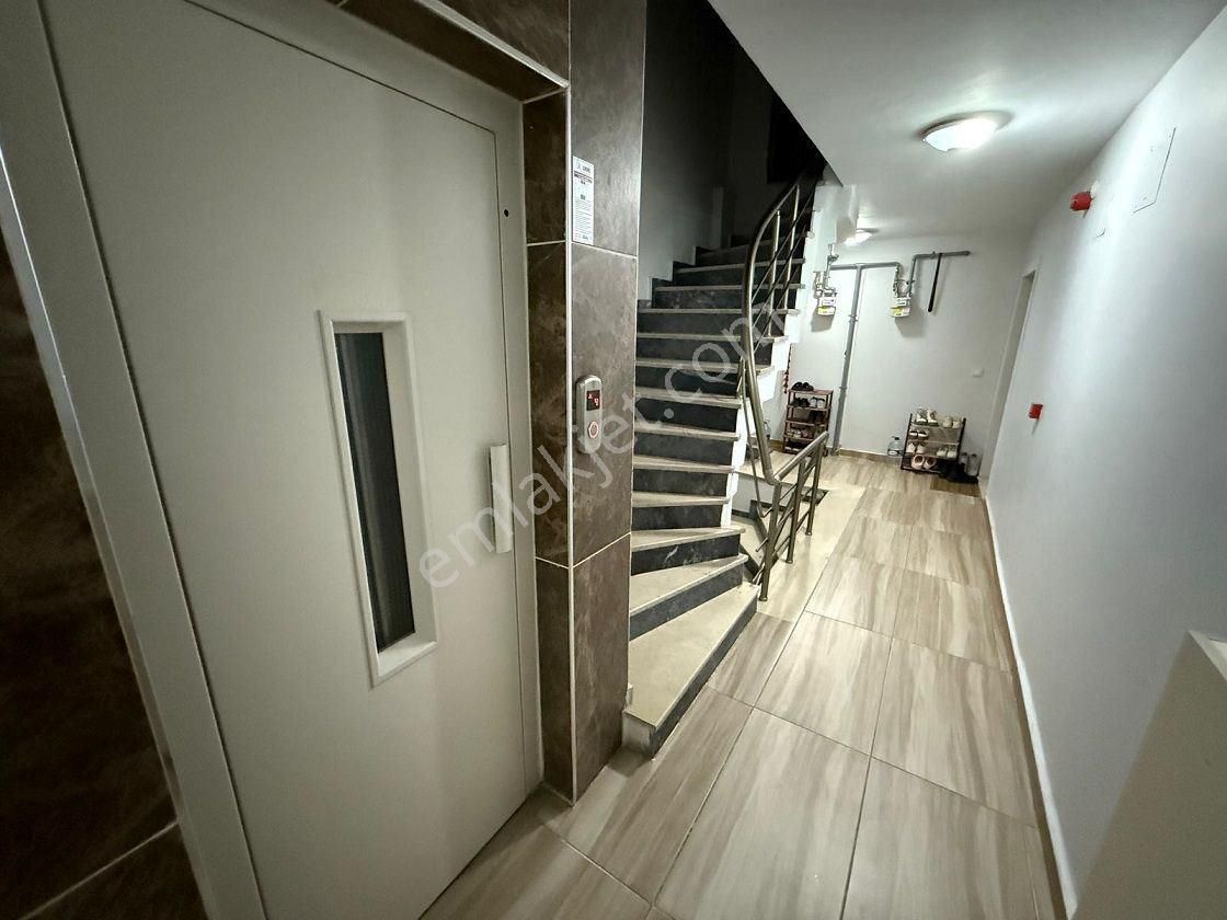 Yakuplu Mahallesinde Metrobüse 5 Dk İskanlı 4+2 Dubleks Daire - Görsel 25