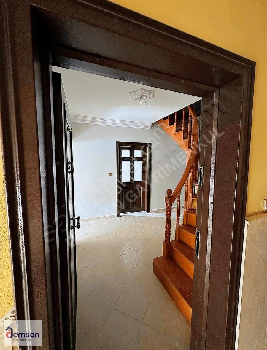 Erenler Çarşamba Pazarı Başında 185 M² Dubleks Daire