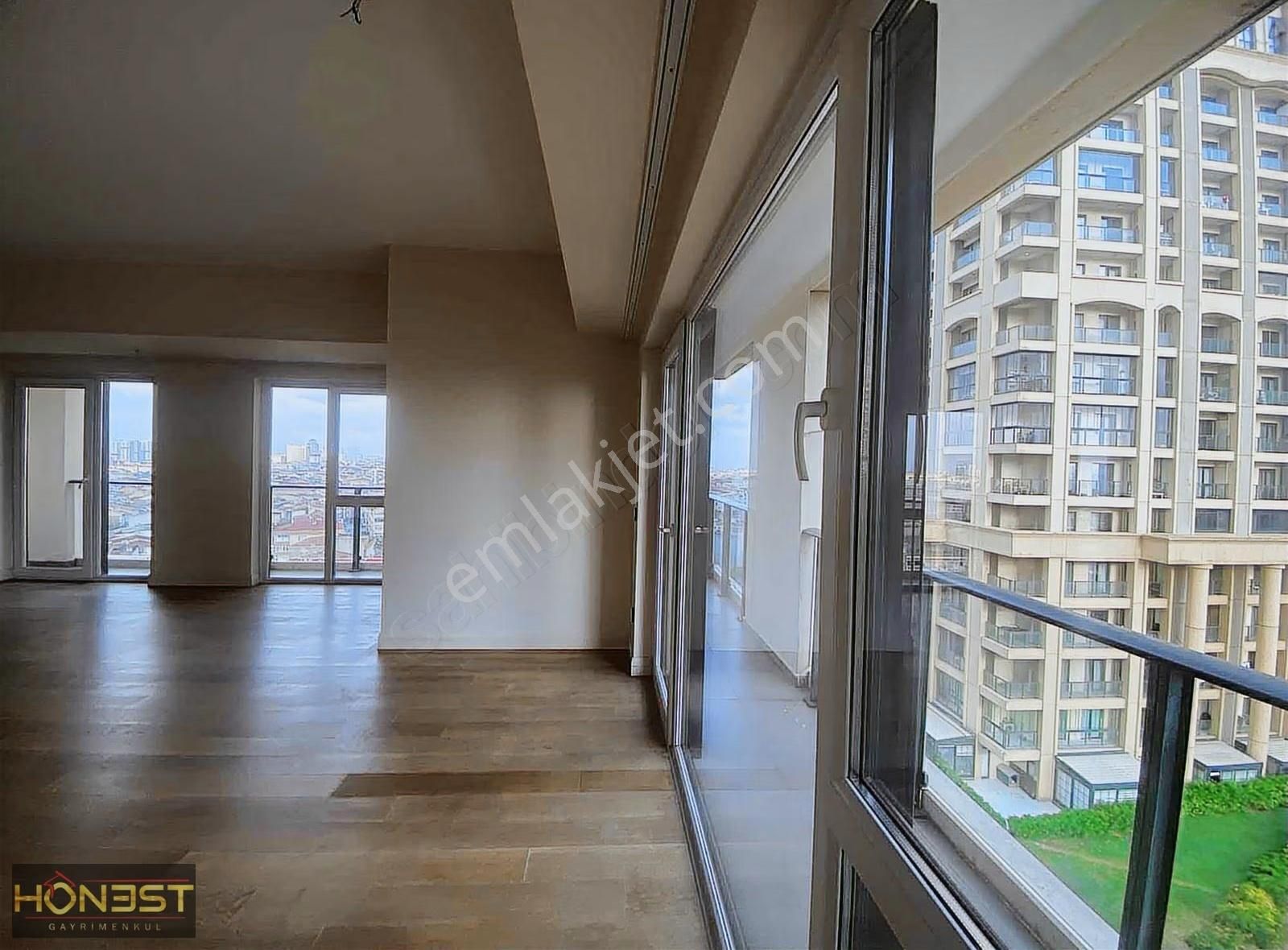 Kiptaş Venezia Mega Satılık 4+1 Boş Daire...avm Havuz Manzara