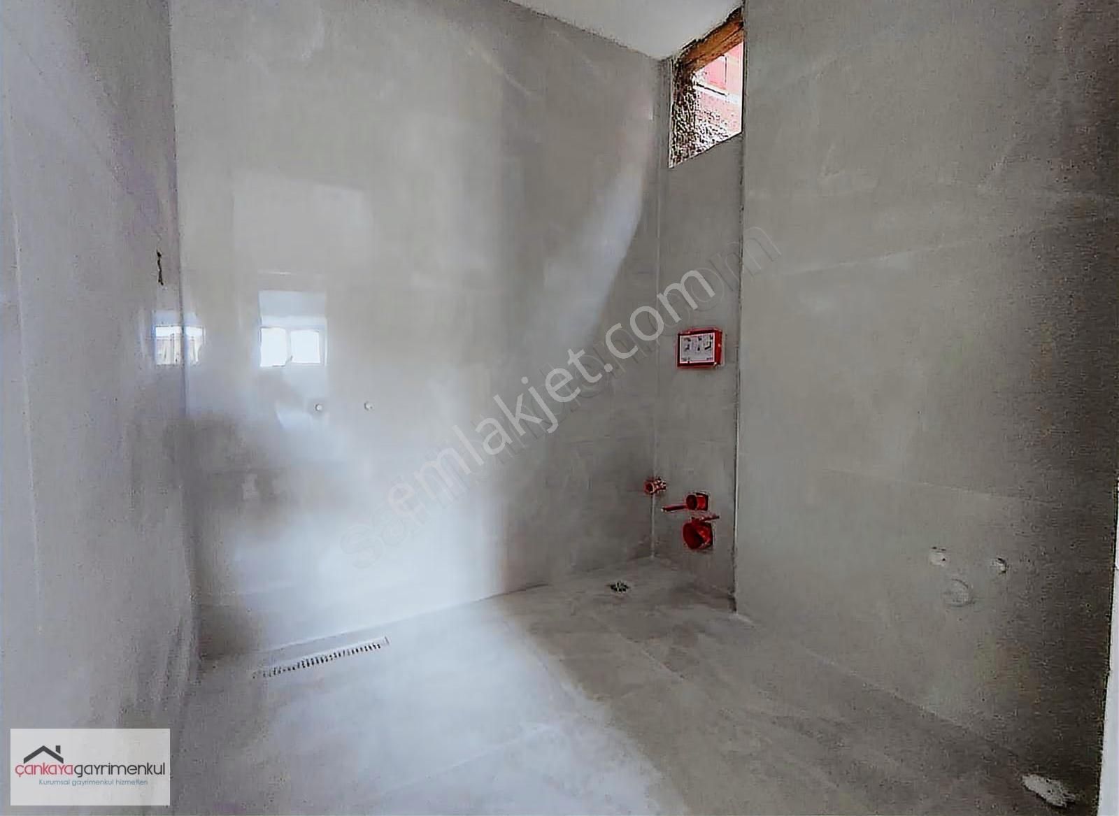 Arnavutköy'de Yeni Sistemle Yapılmış 2+1 Çatı Daire - Asansör - Görsel 13