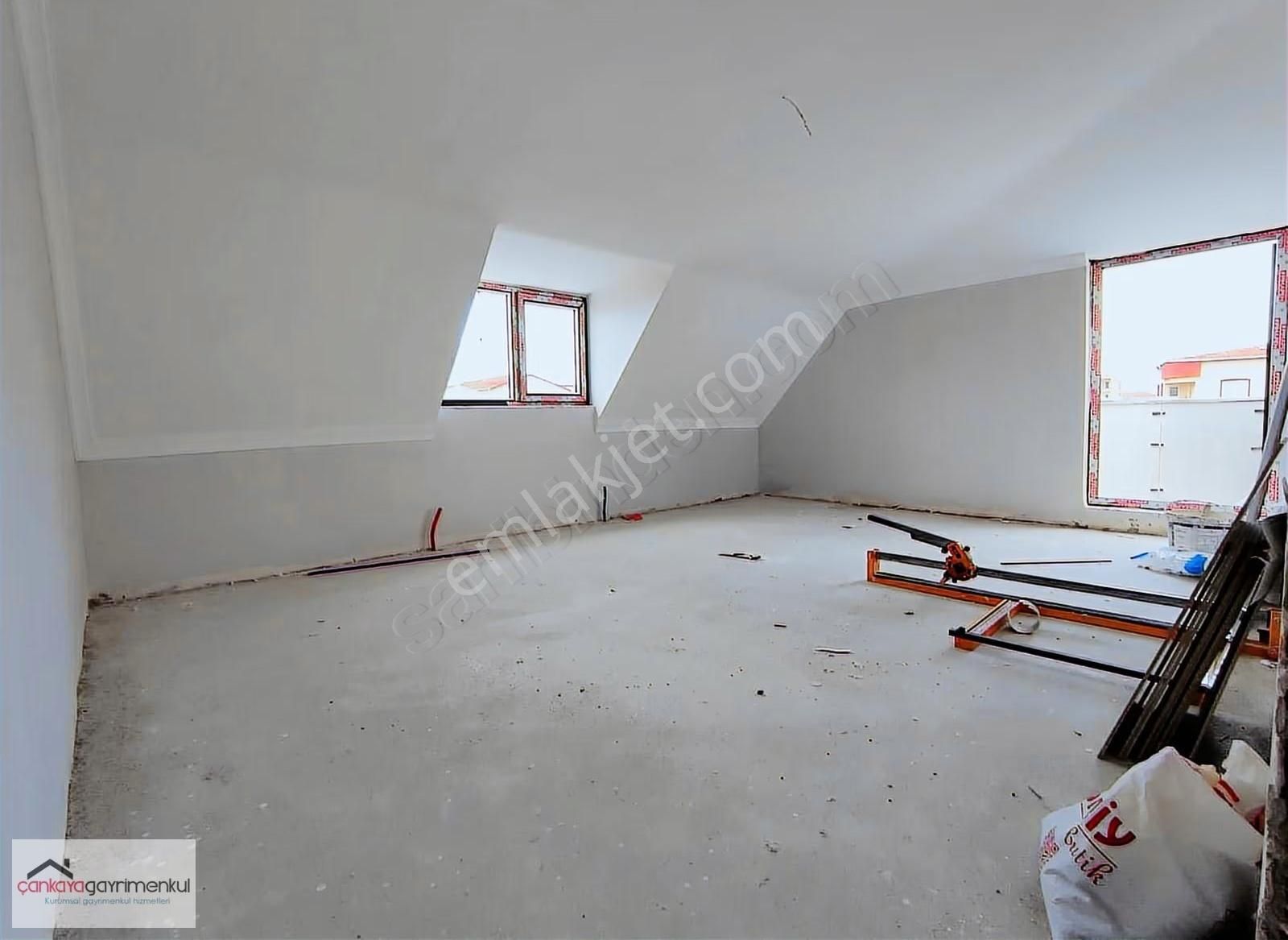 Arnavutköy'de Yeni Sistemle Yapılmış 2+1 Çatı Daire - Asansör - Görsel 11
