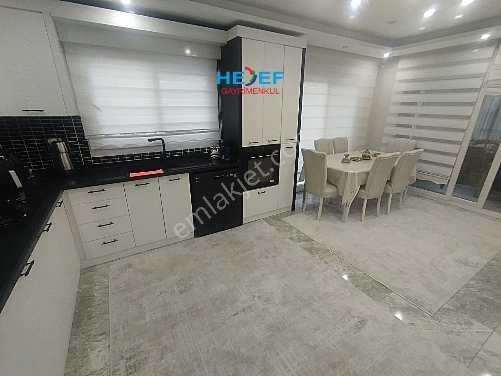 Hedef'ten Akdeniz Mah'de Site İçerisinde Kombili Havuzlu 4+1 - Görsel 4