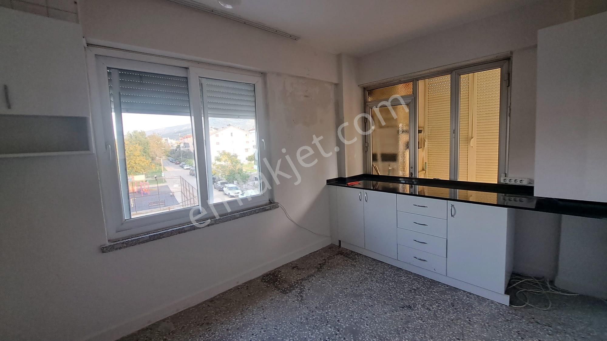 Stop’tan Taşyaka 2+1 Kapalı Mutfak Eşyasız Merkezi Konumda Kiralık Daire - Görsel 2