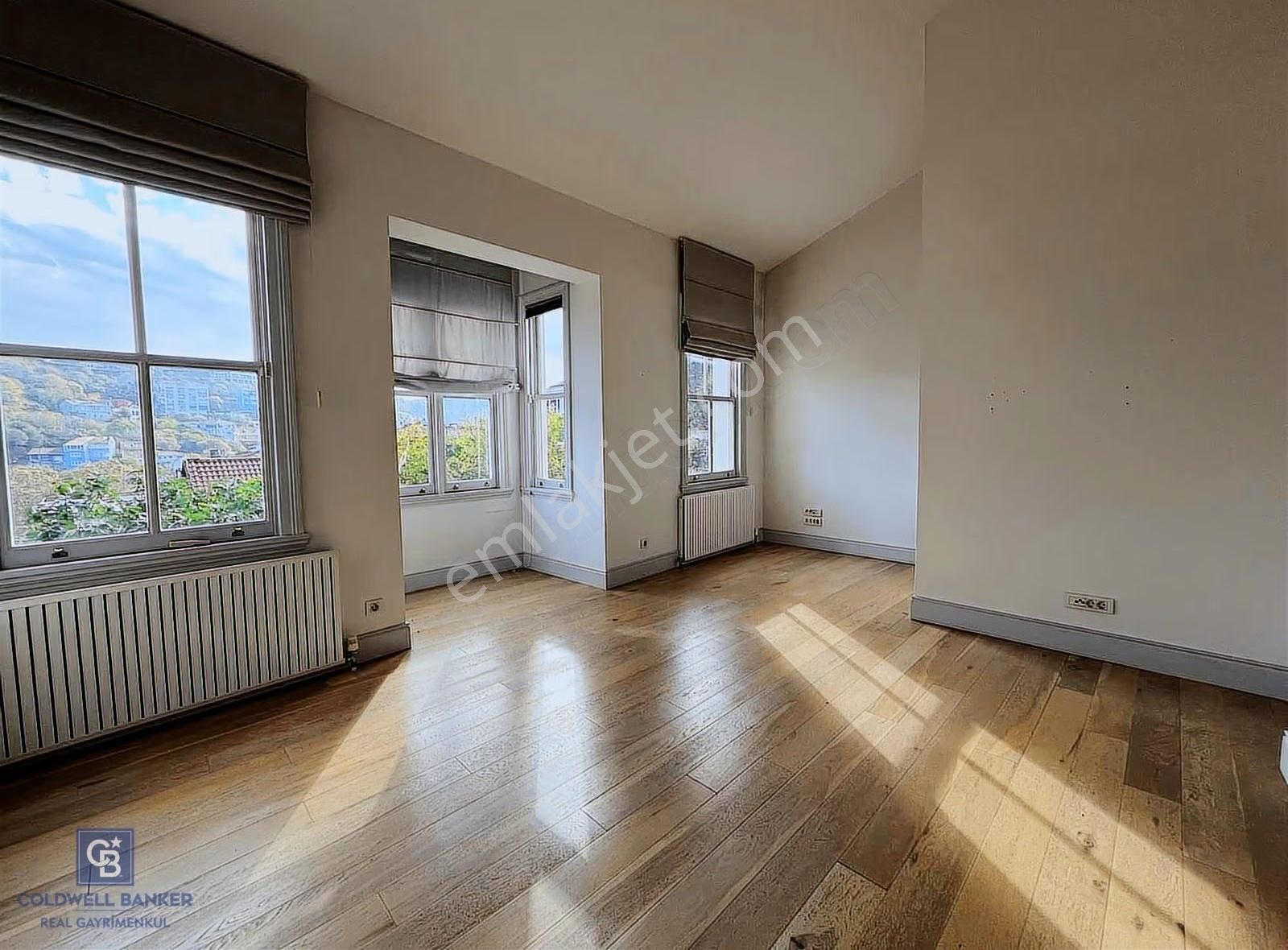 Üsküdar Kuzguncuk Da Bahçeli , Boğaz Manzaralı Kiralık Köşk - Görsel 26