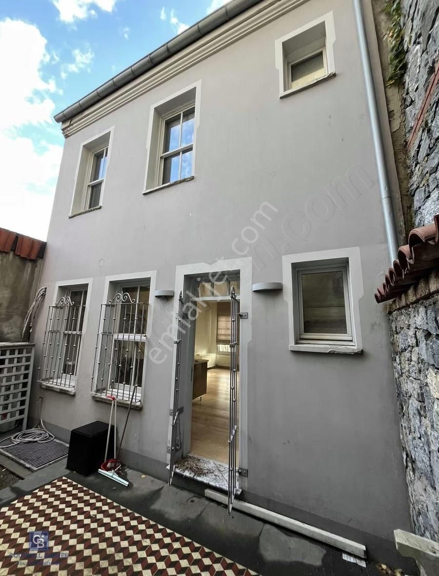 Üsküdar Kuzguncuk Da Bahçeli , Boğaz Manzaralı Kiralık Köşk - Görsel 25