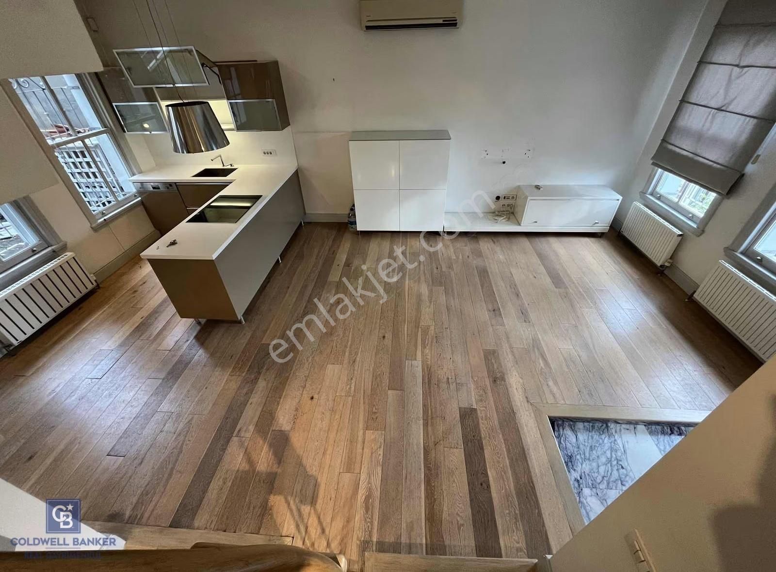 Üsküdar Kuzguncuk Da Bahçeli , Boğaz Manzaralı Kiralık Köşk - Görsel 15