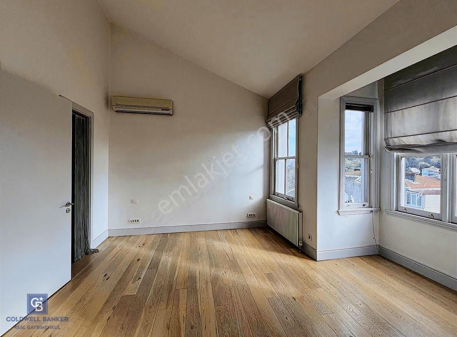 Üsküdar Kuzguncuk Da Bahçeli , Boğaz Manzaralı Kiralık Köşk - Görsel 22