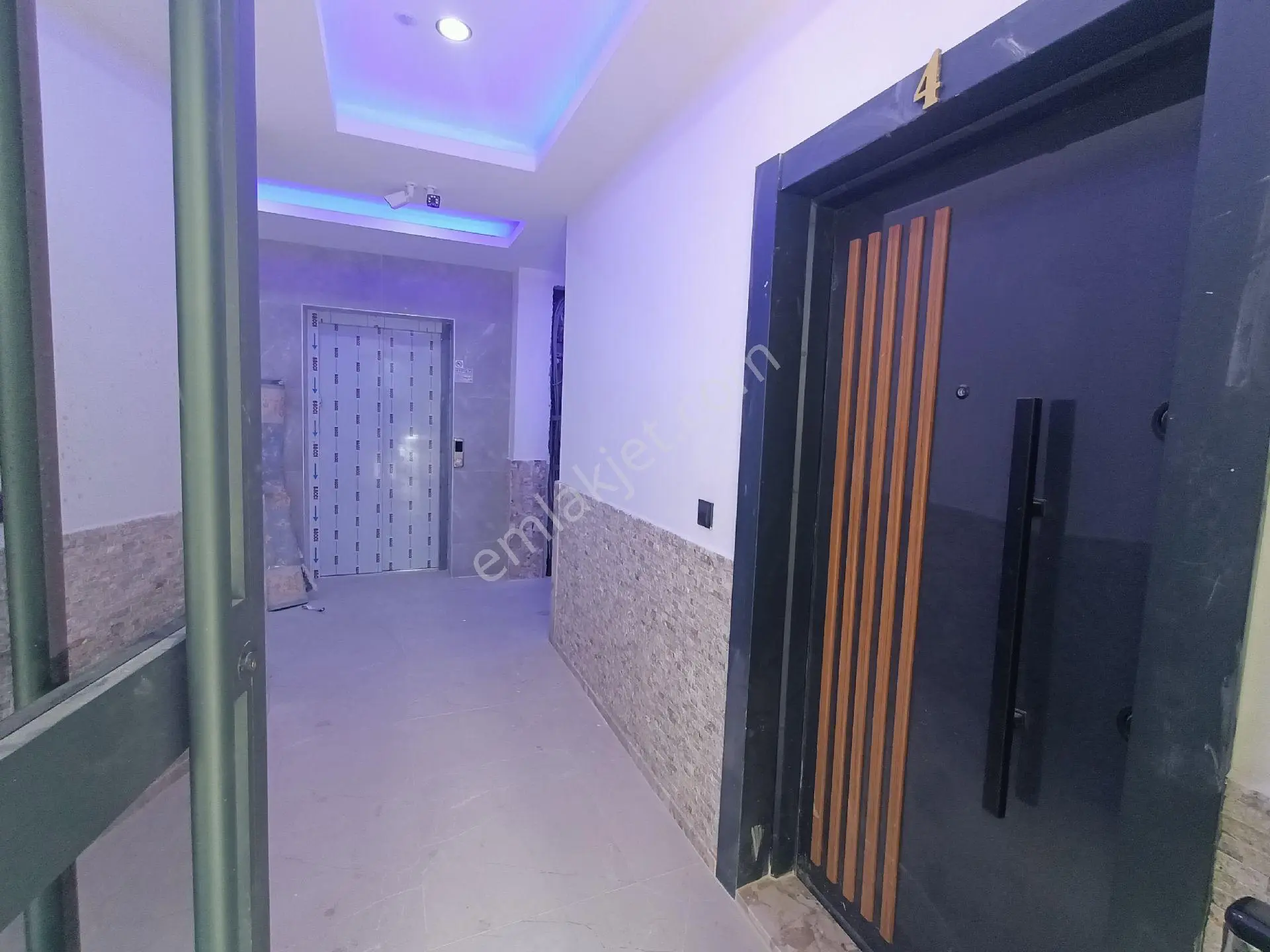 Kuşadası Davutlar Sıfır 1+1 Yüksek Giriş - Görsel 2