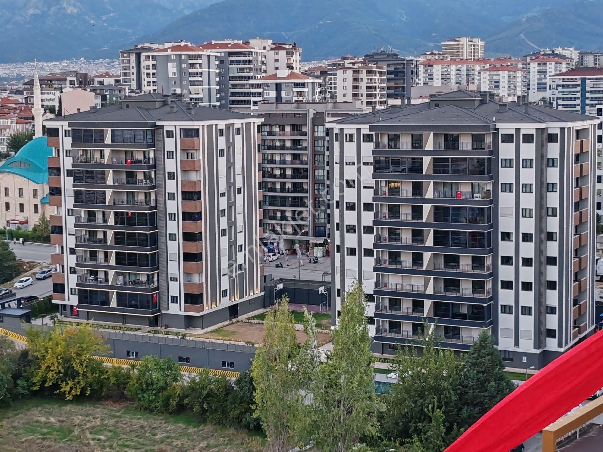 Redstone İdol'den Şemiklerde Lux 4+1